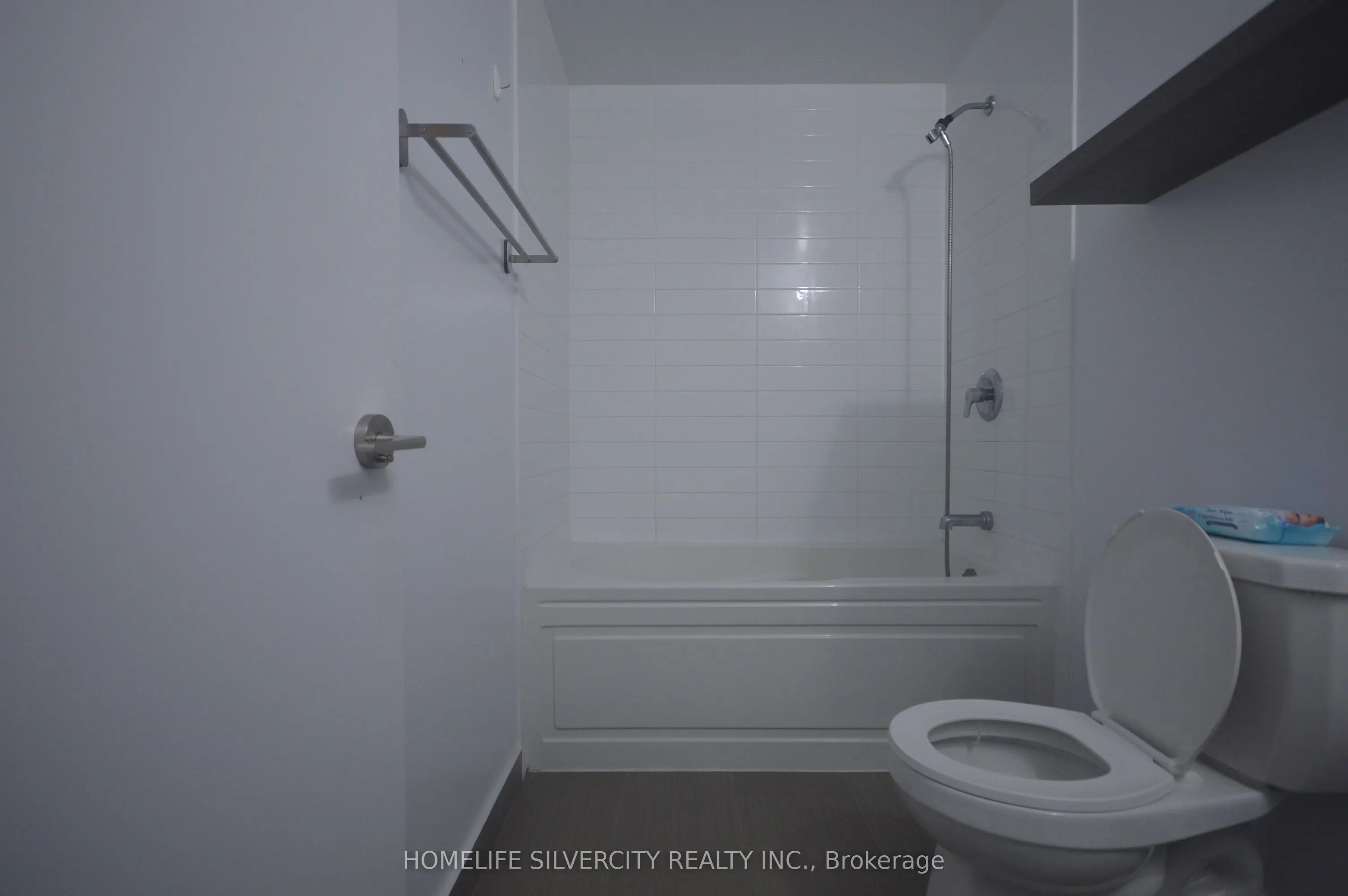 20 Shore Breeze Drive, #3