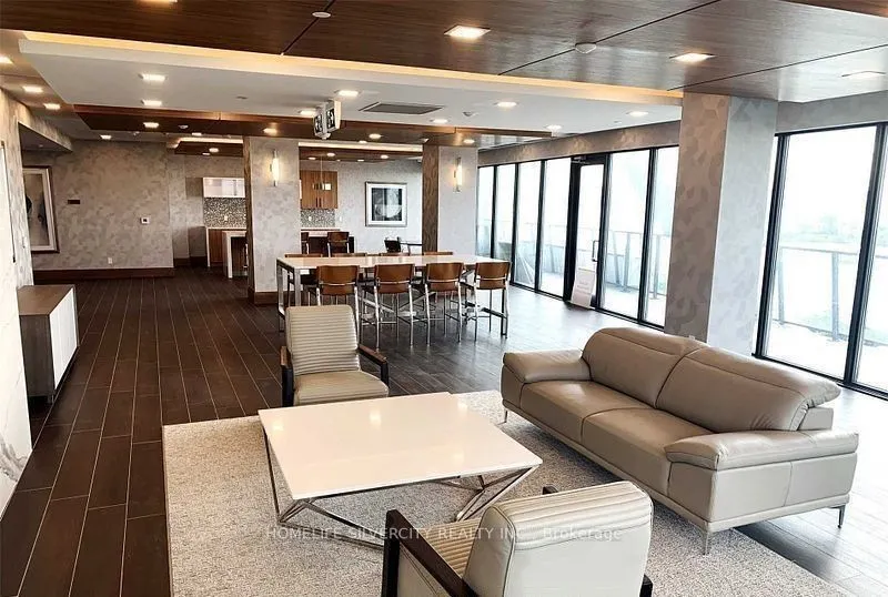 20 Shore Breeze Drive, #3
