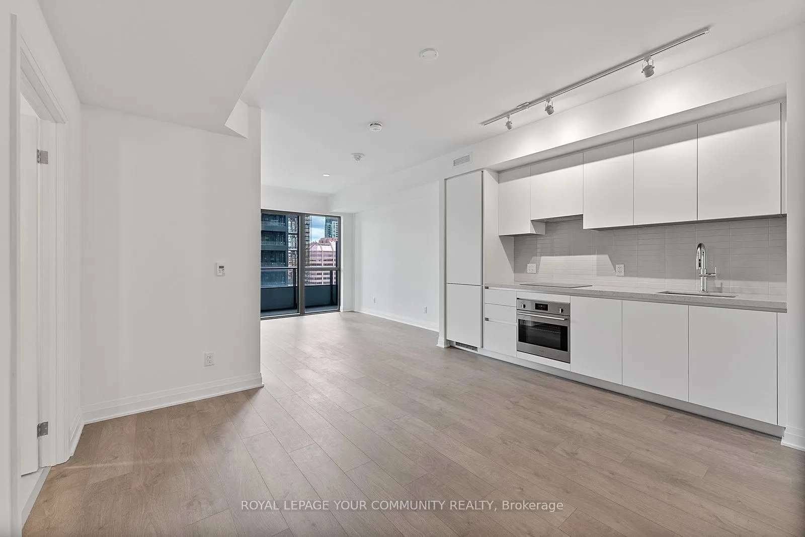 4015 The Exchange, #1111