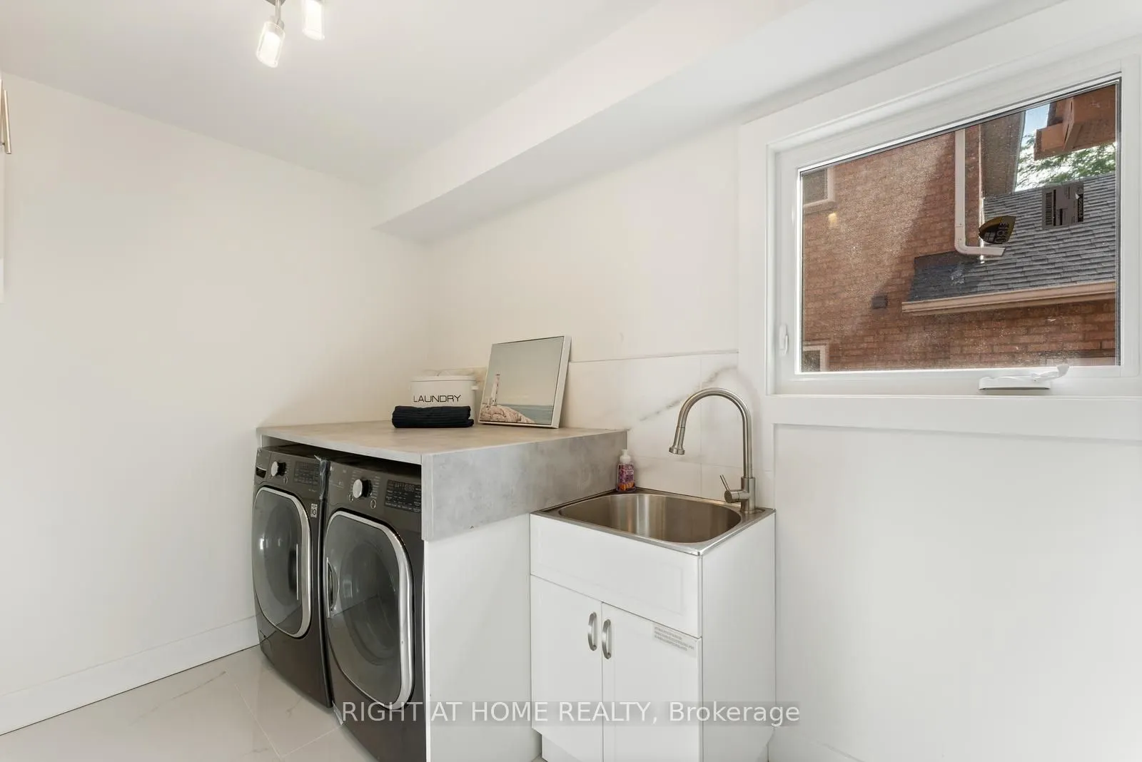 1186 Glenashton Drive, #Room H