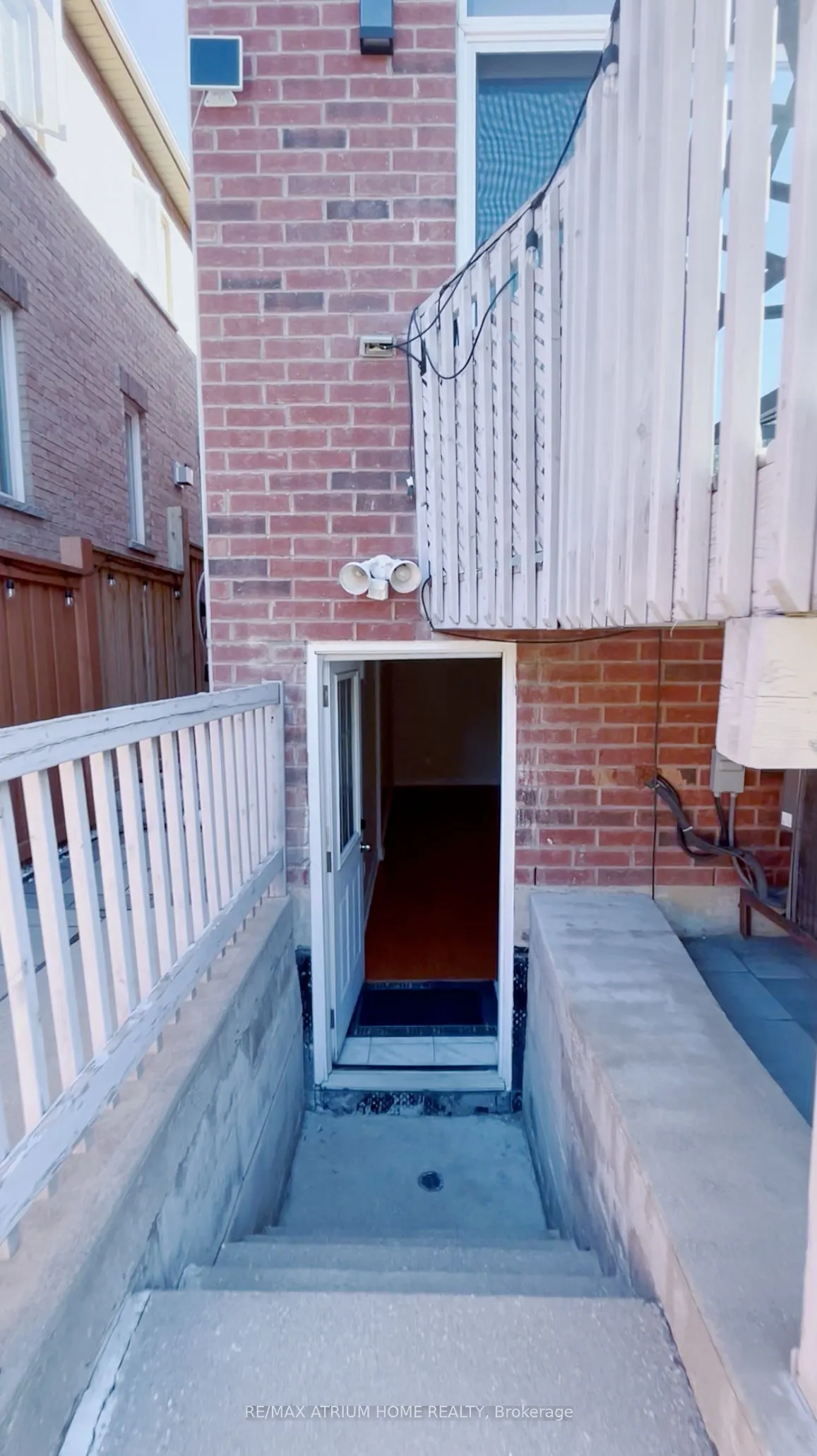 4576 Centretown Way