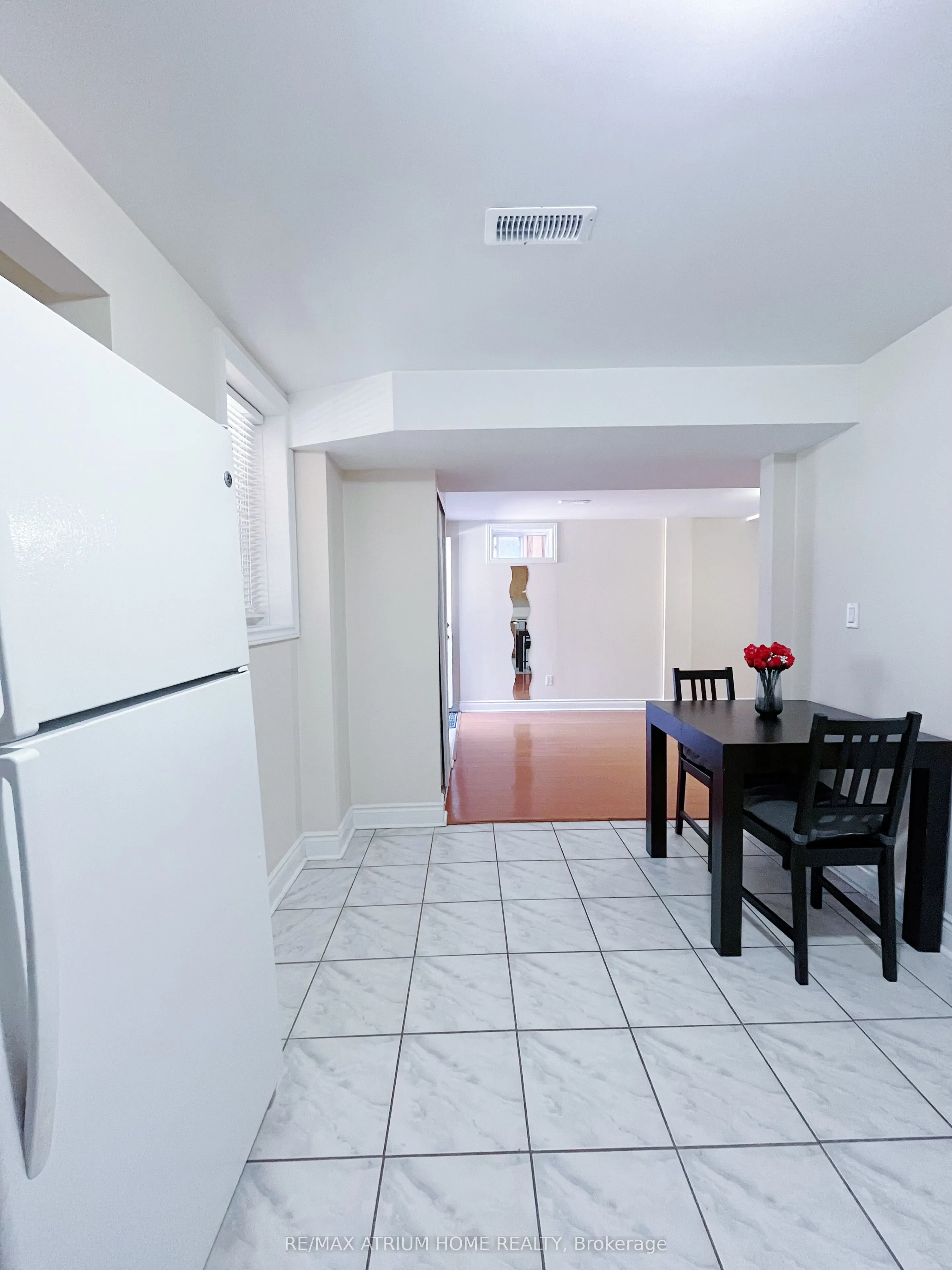 4576 Centretown Way