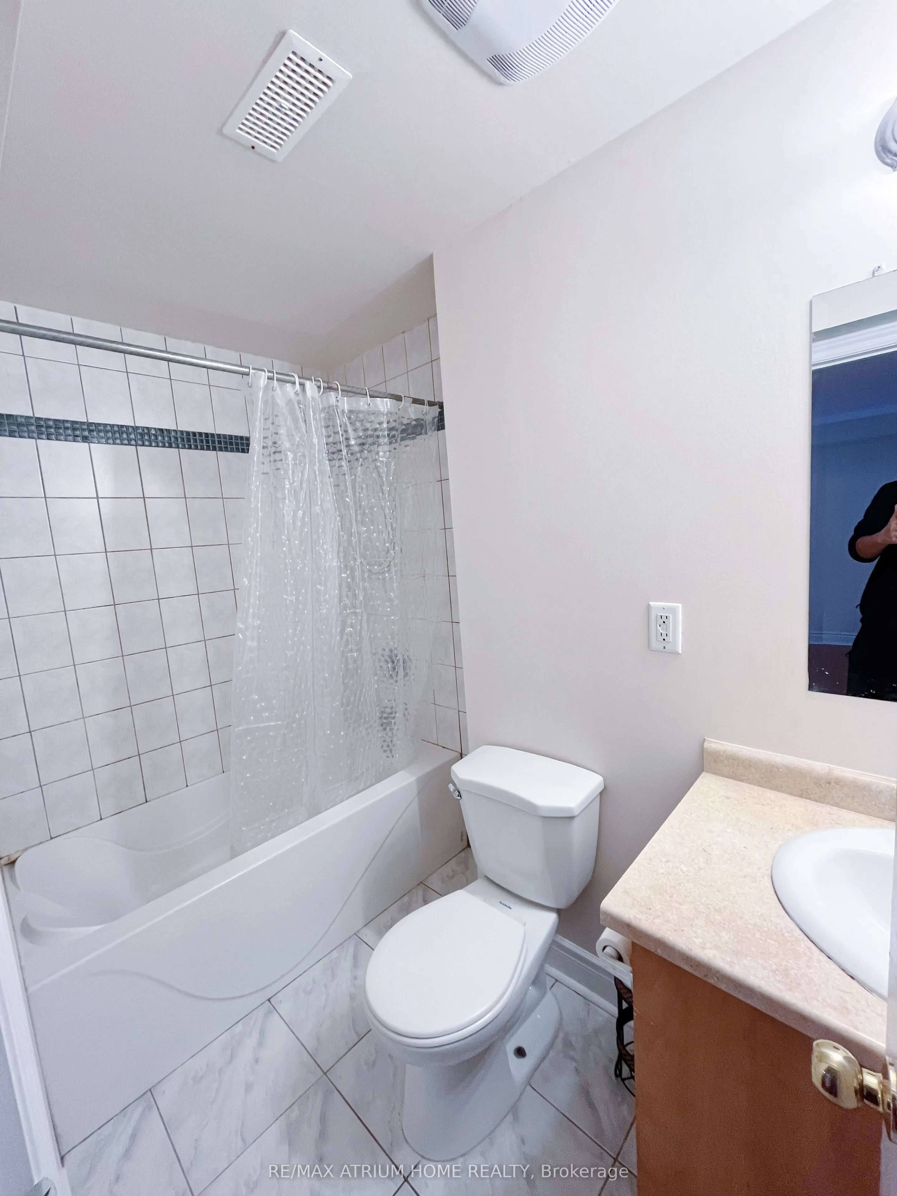 4576 Centretown Way
