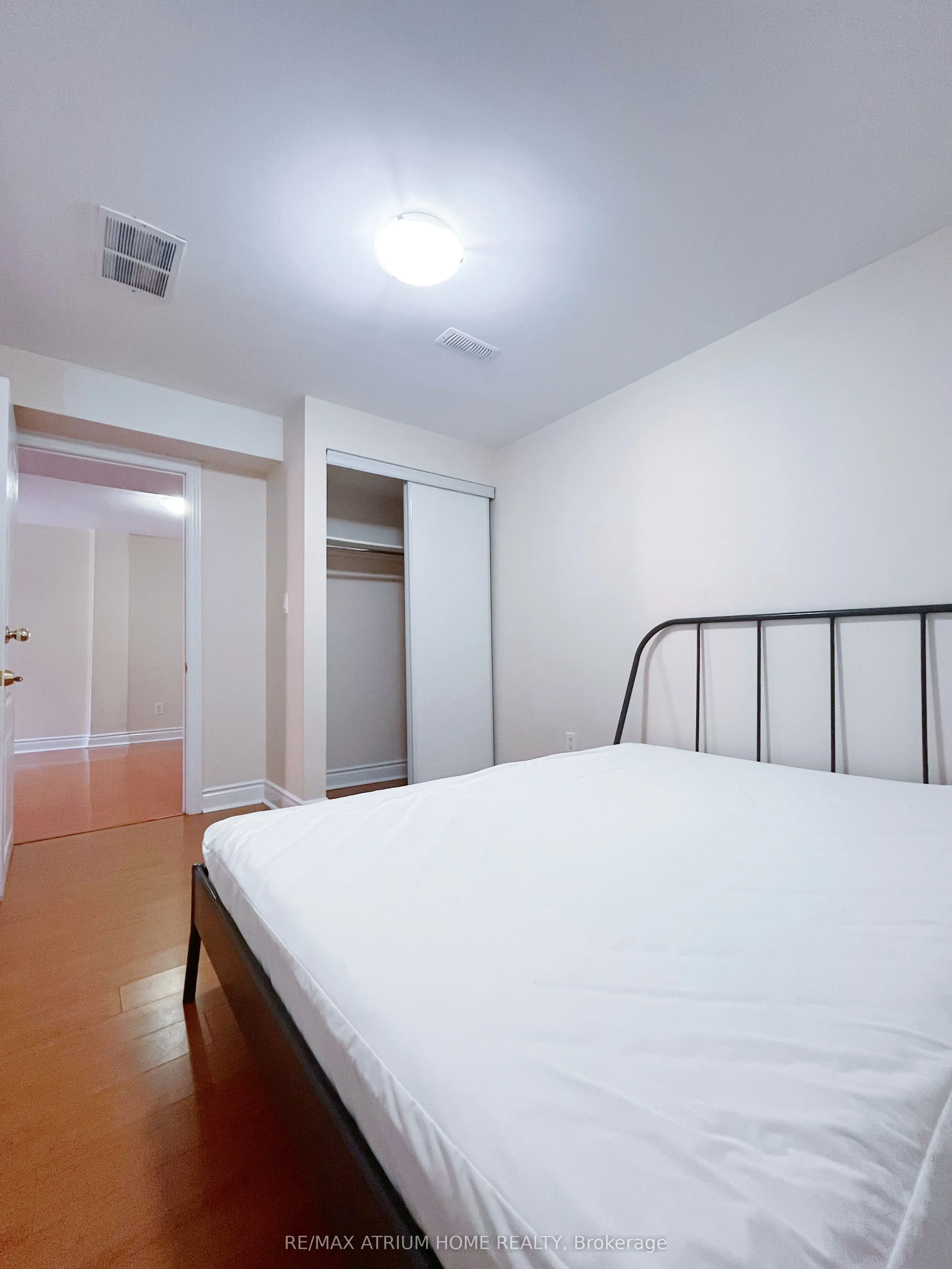 4576 Centretown Way