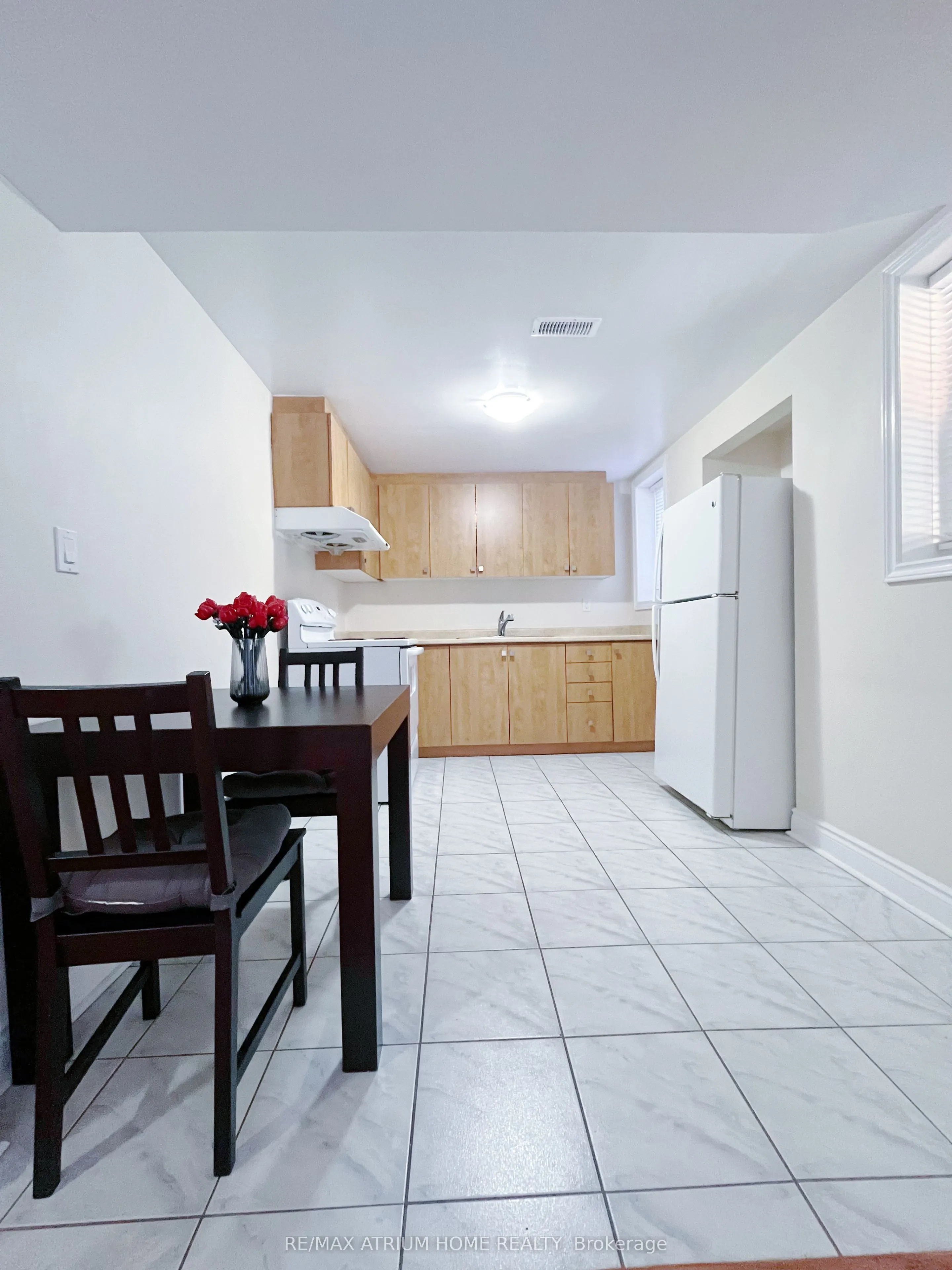4576 Centretown Way