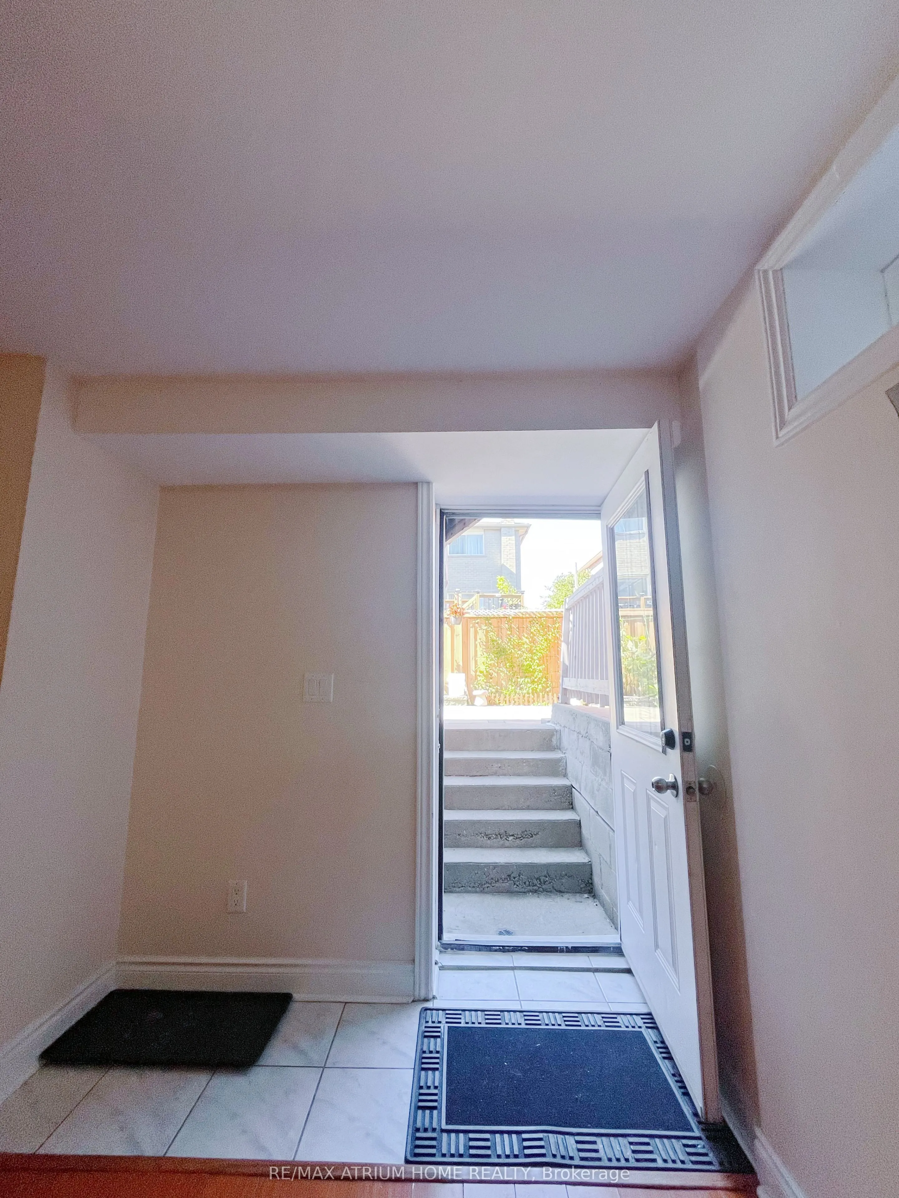 4576 Centretown Way