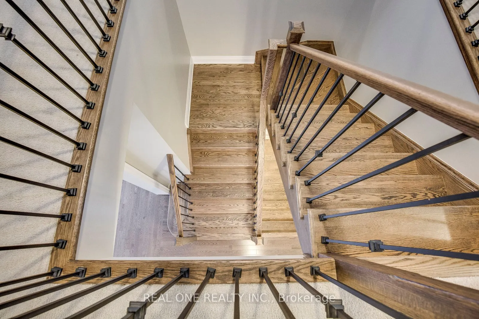 201 Mcwilliams Crescent S