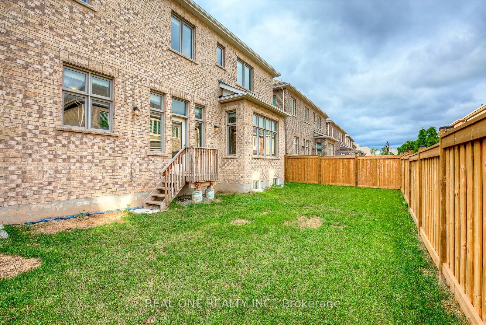 201 Mcwilliams Crescent S