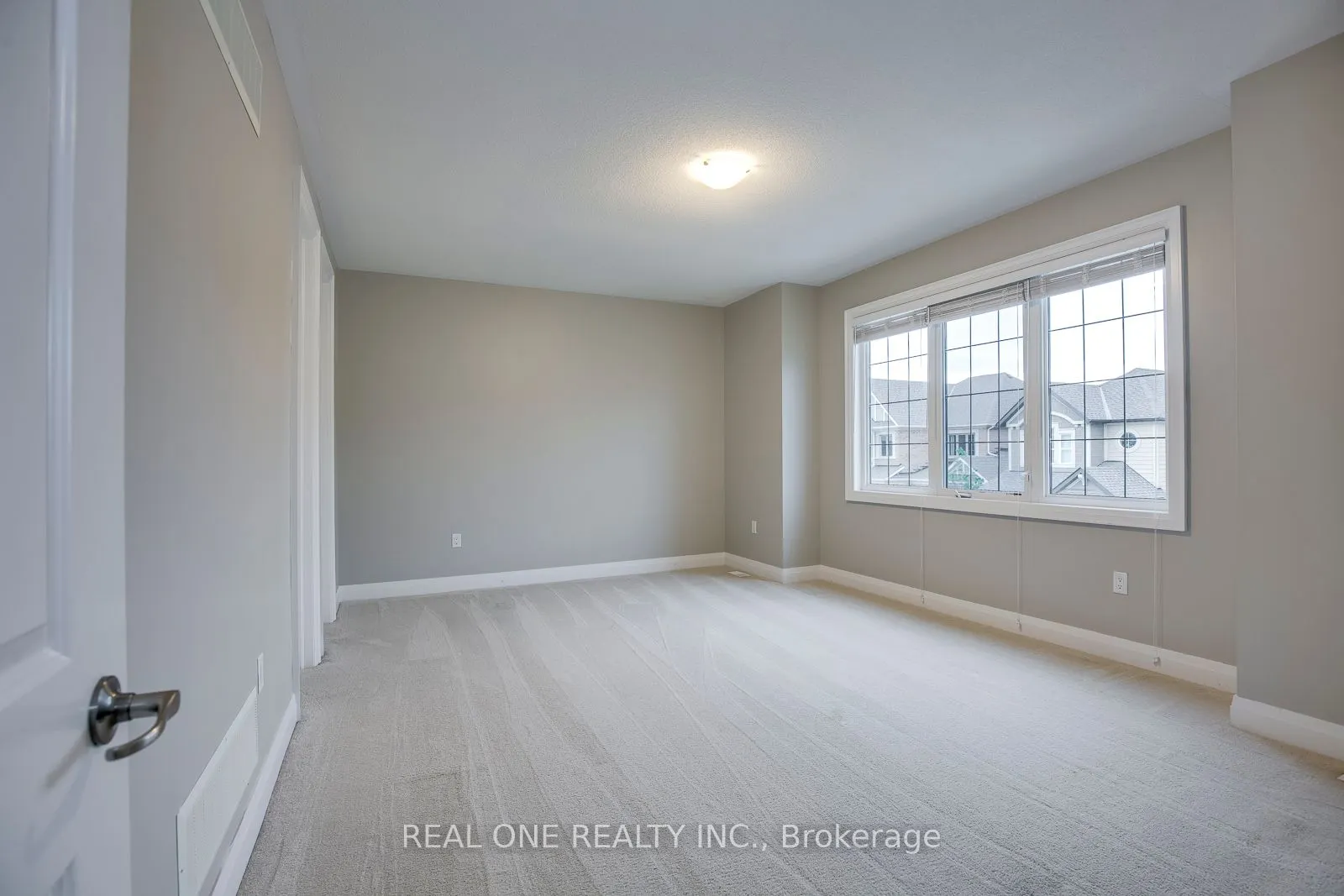 201 Mcwilliams Crescent S