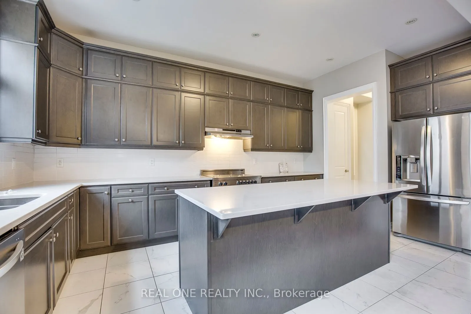 201 Mcwilliams Crescent S