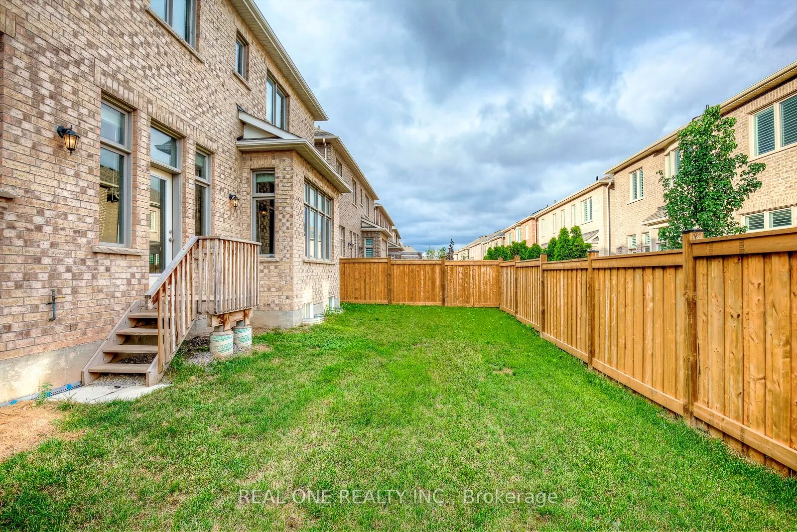 201 Mcwilliams Crescent S