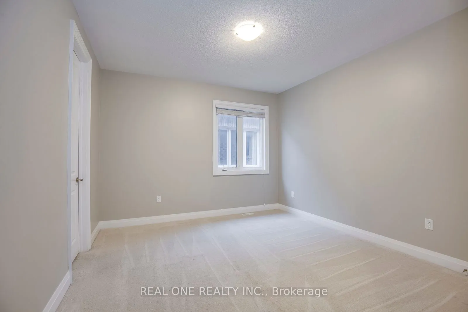 201 Mcwilliams Crescent S
