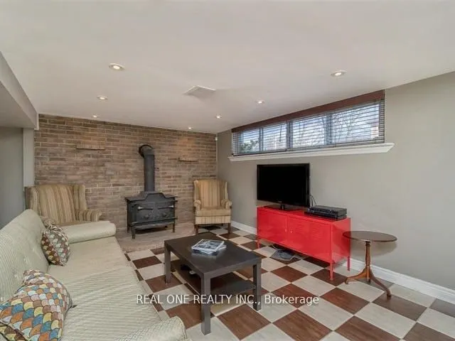 34 Vassar Drive