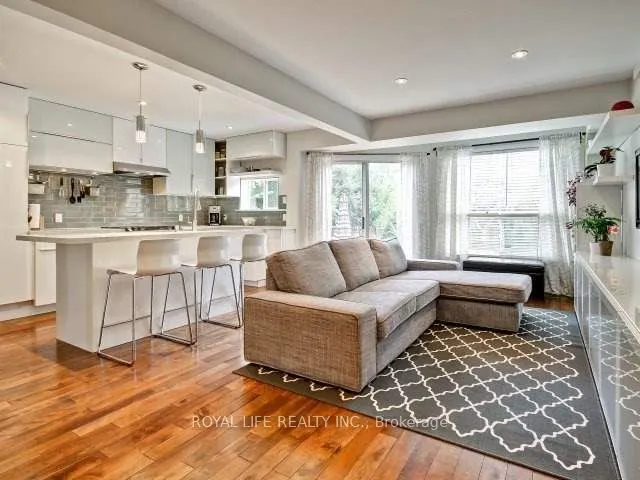 1070 Lindsay Drive