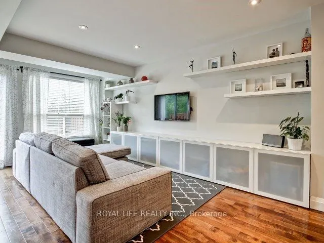 1070 Lindsay Drive