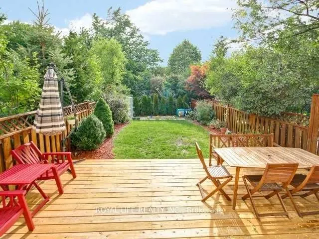 1070 Lindsay Drive