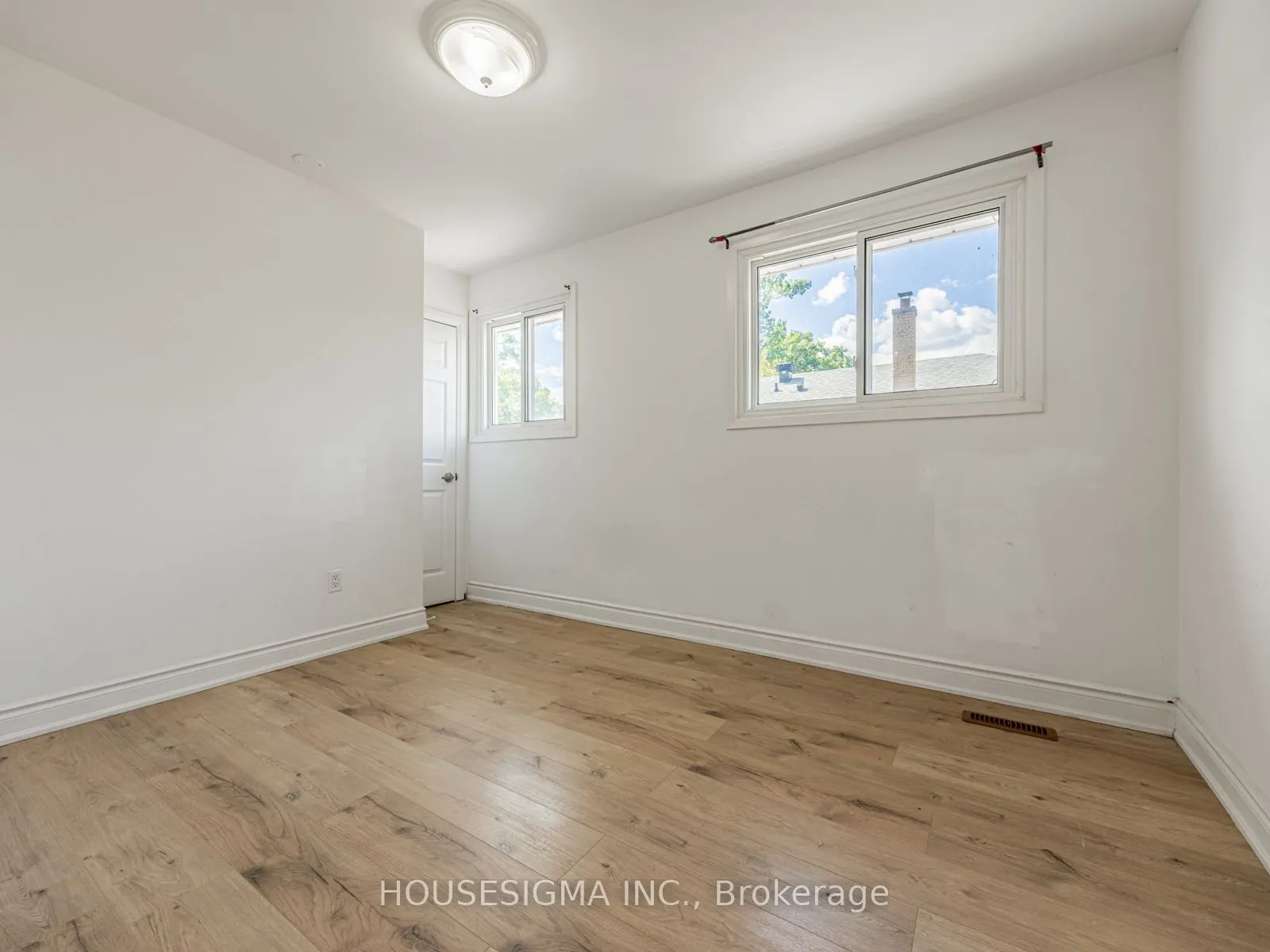 16 Muskoka Avenue, #Unit 2