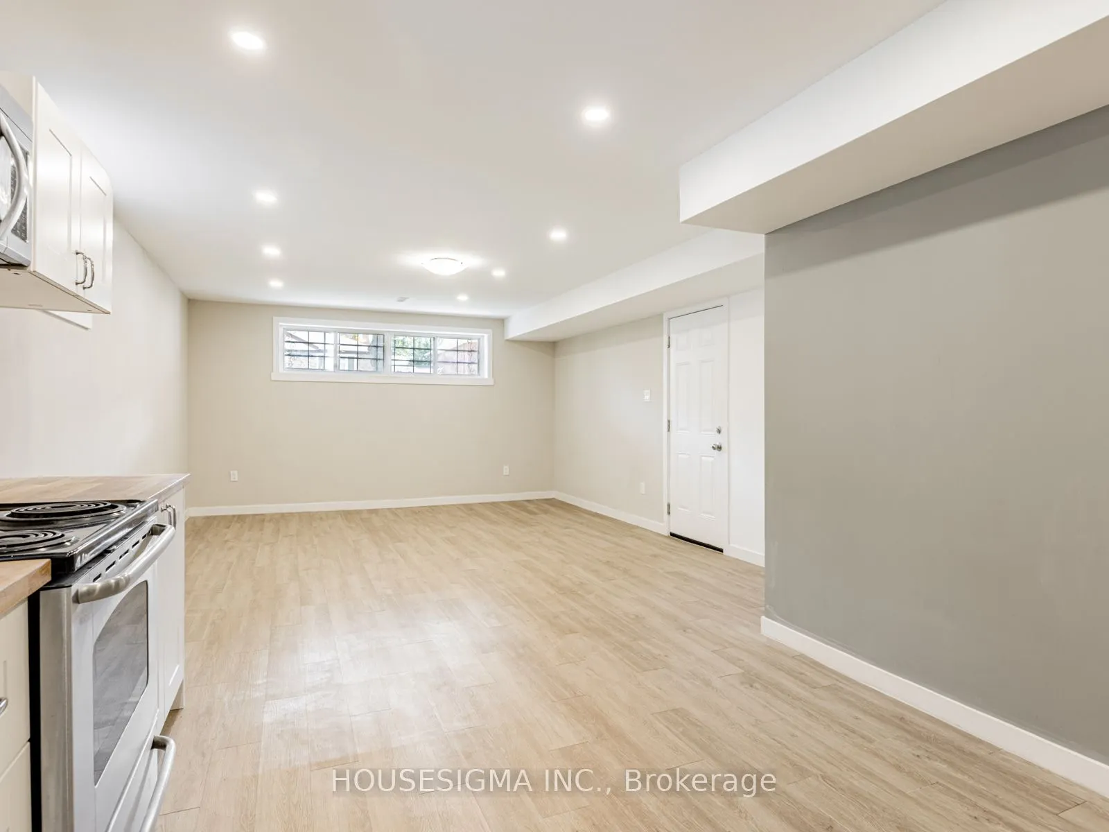 16 Muskoka Avenue, #Lower