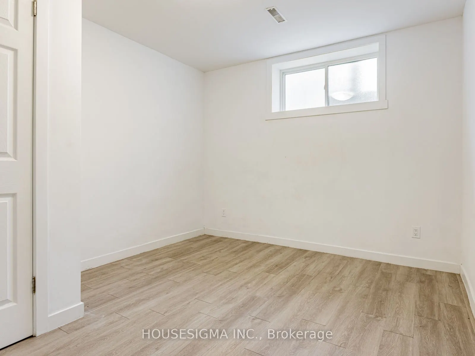 16 Muskoka Avenue, #Lower