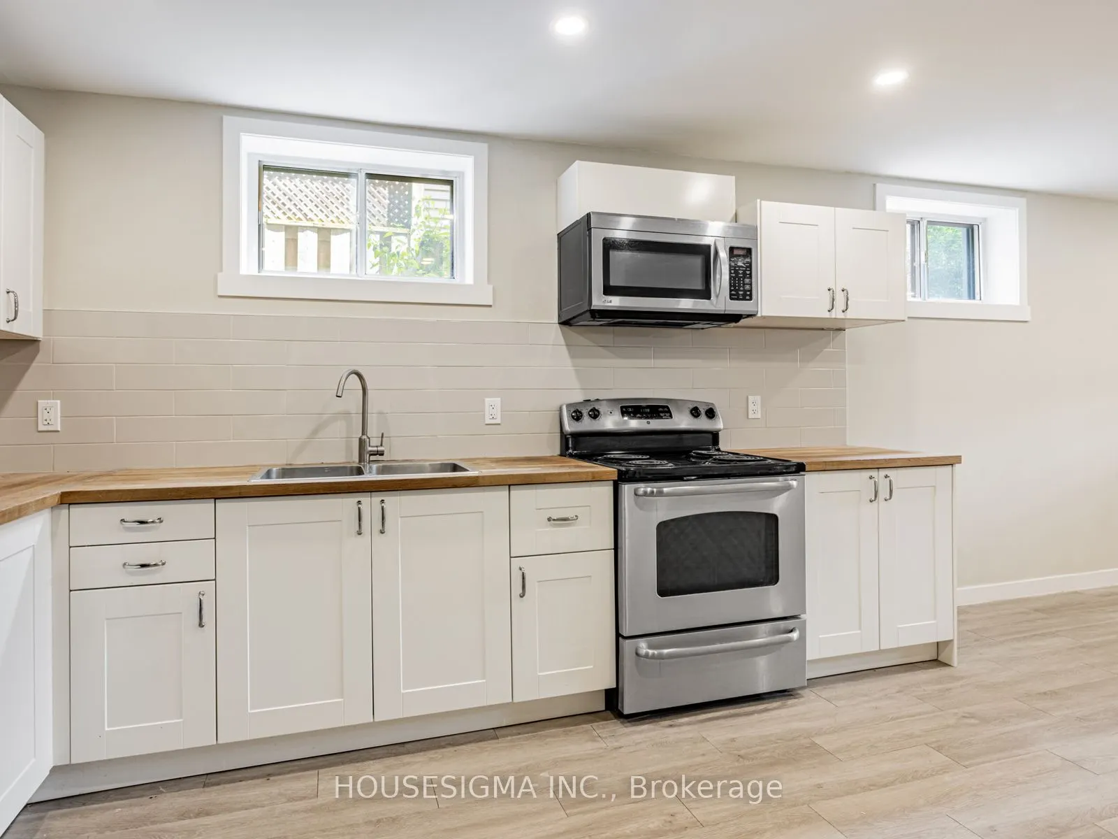 16 Muskoka Avenue, #Lower