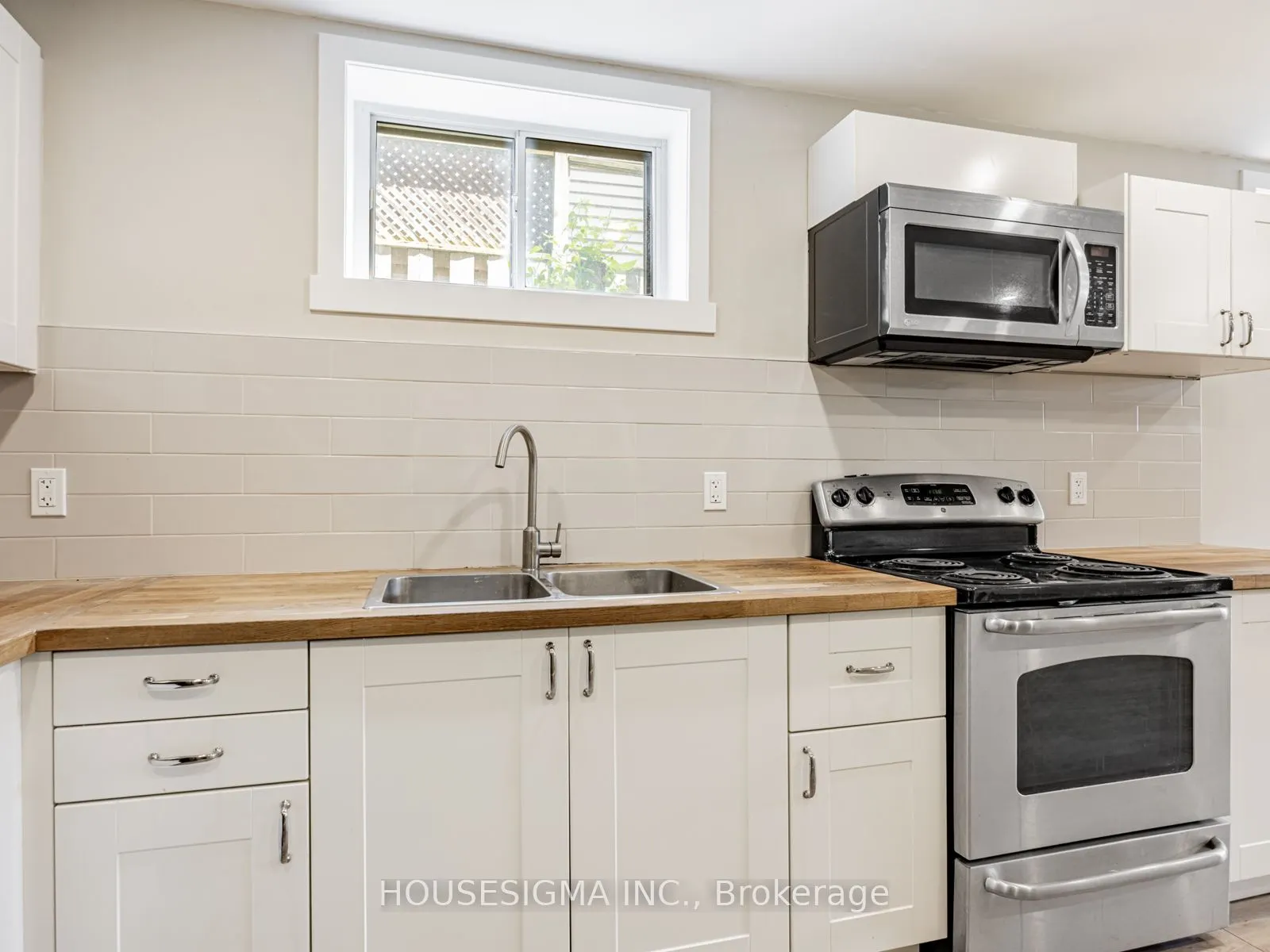 16 Muskoka Avenue, #Lower