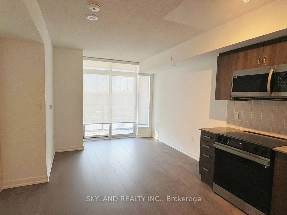 556 Marlee Avenue, #512