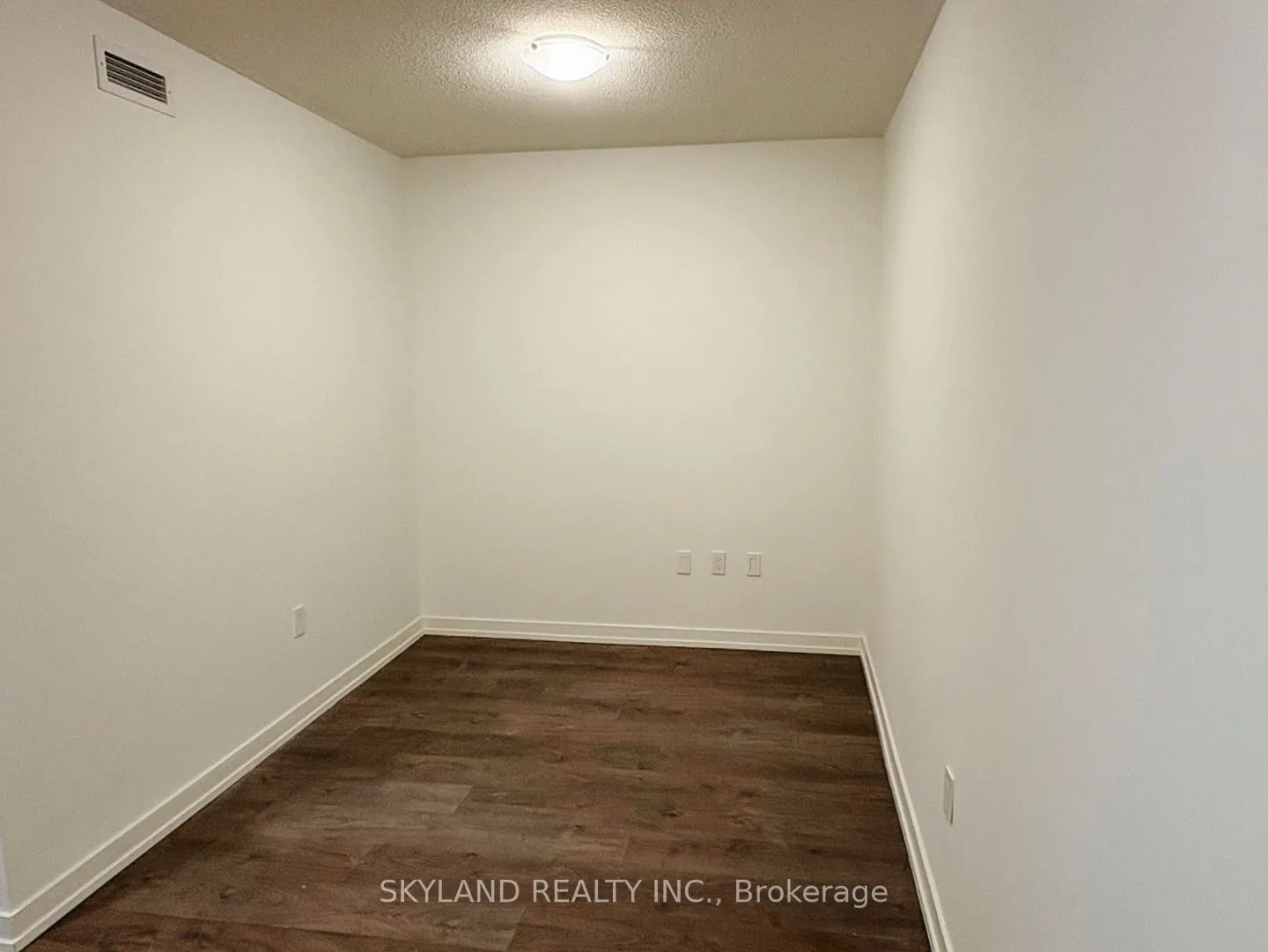 556 Marlee Avenue, #512