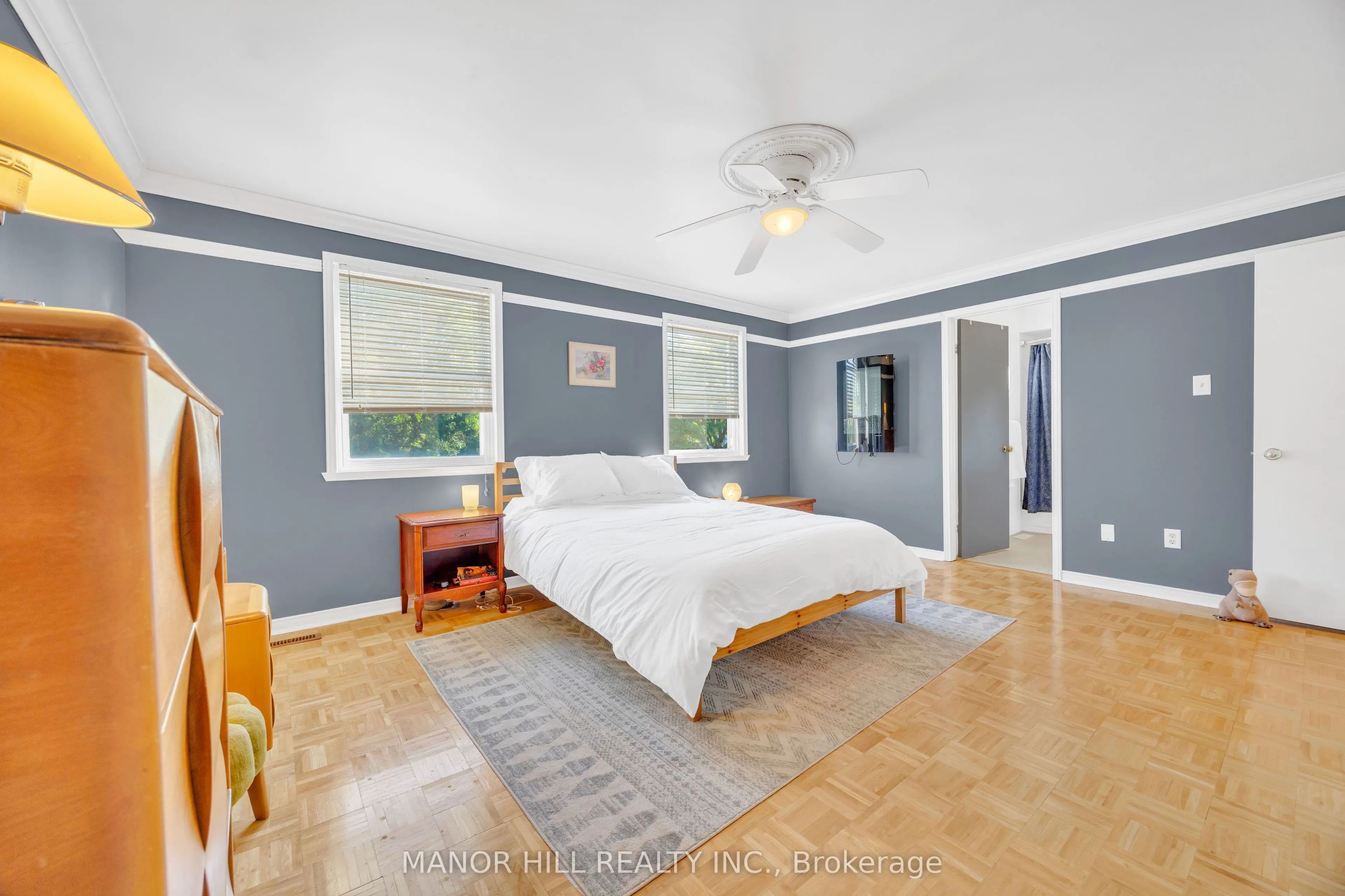 72 Lacewood Crescent