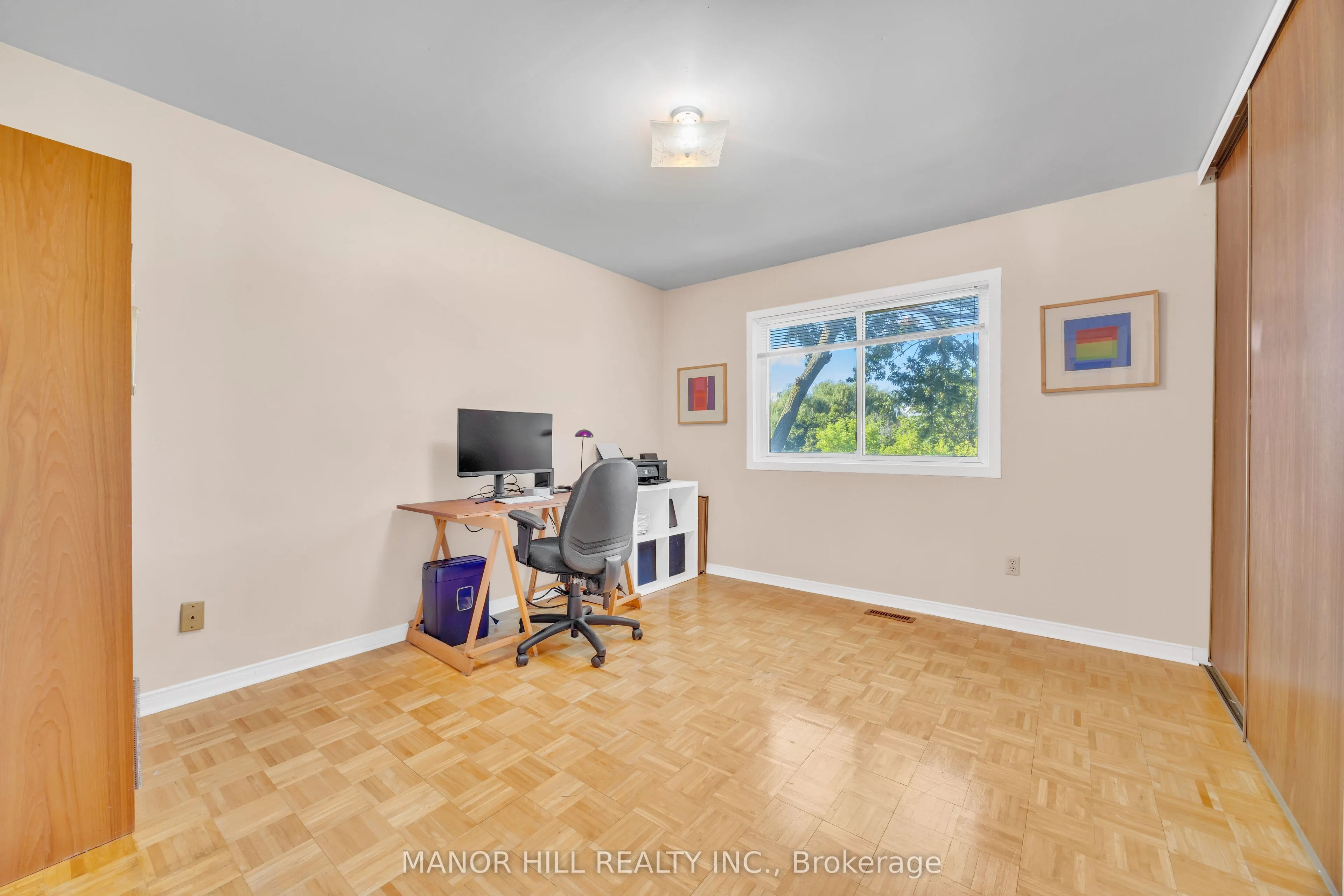 72 Lacewood Crescent