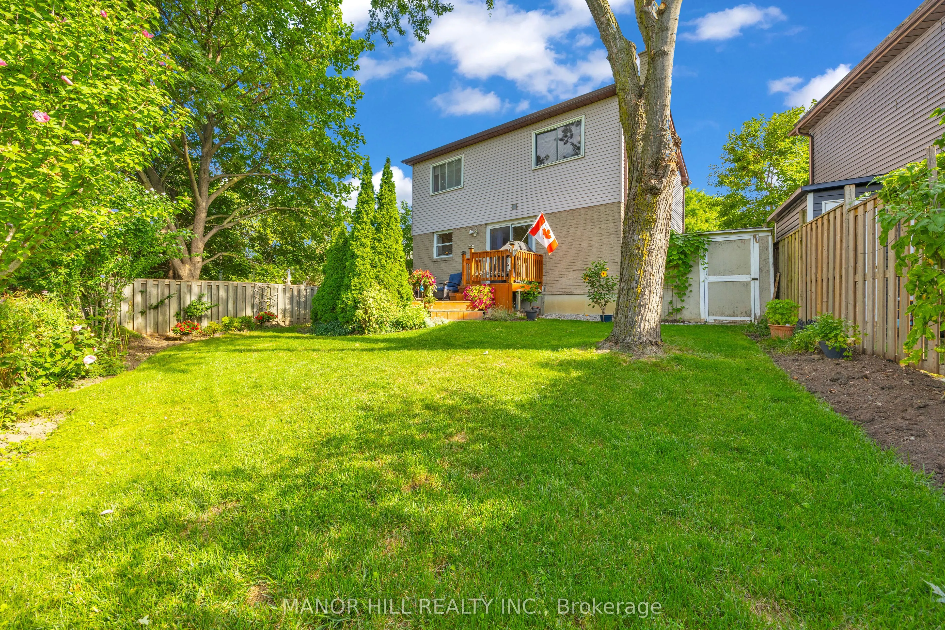 72 Lacewood Crescent