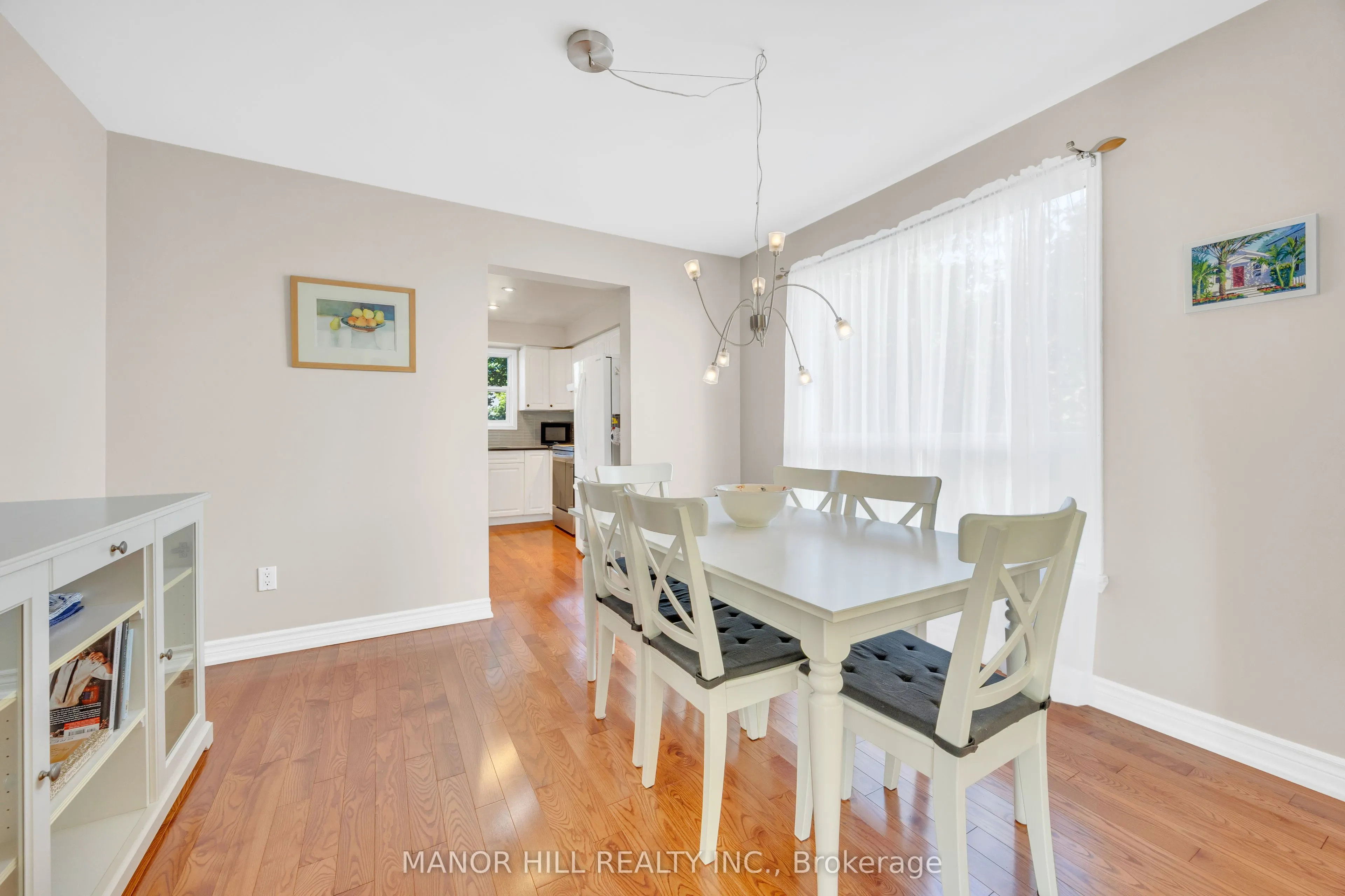 72 Lacewood Crescent