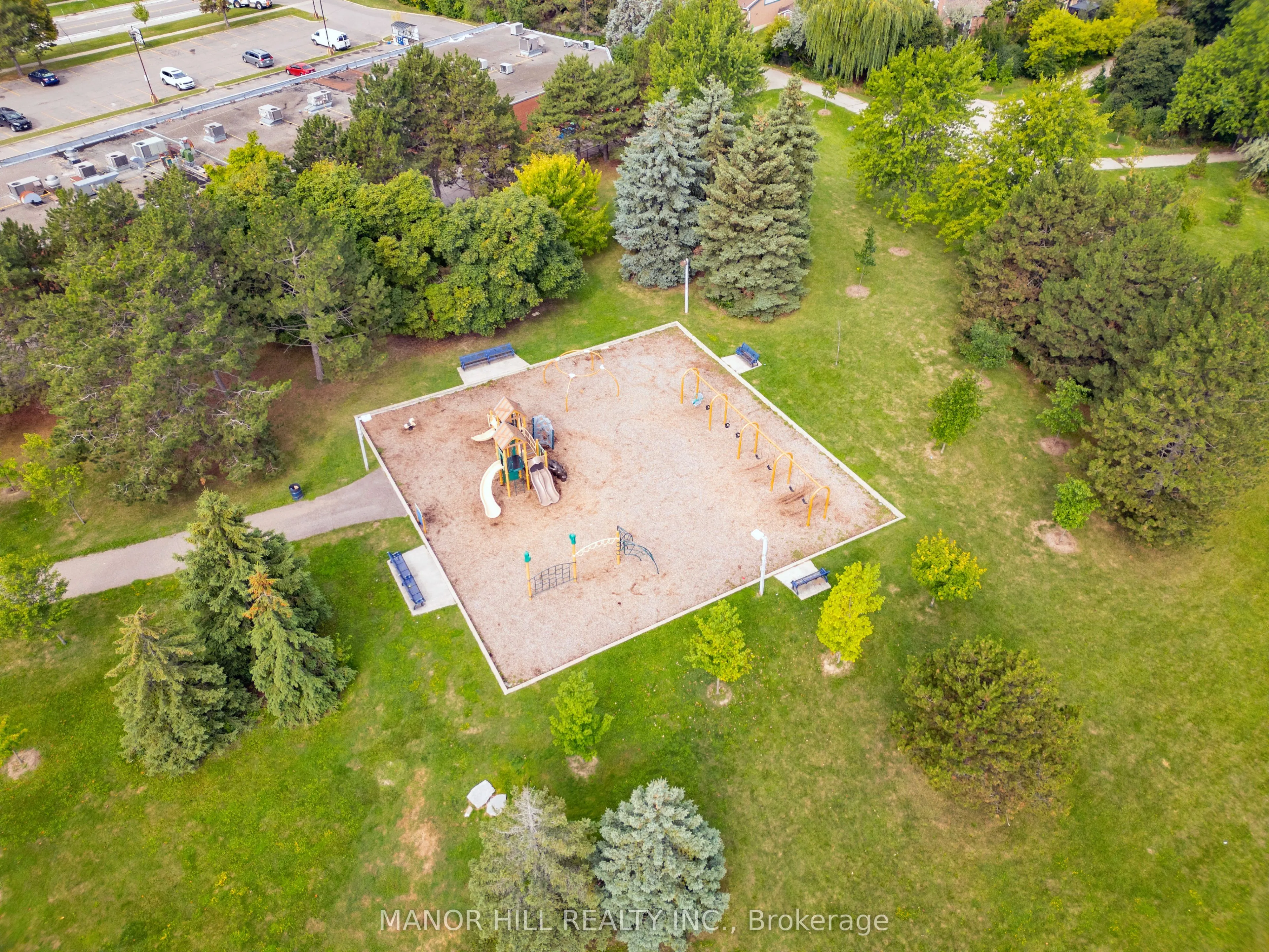 72 Lacewood Crescent