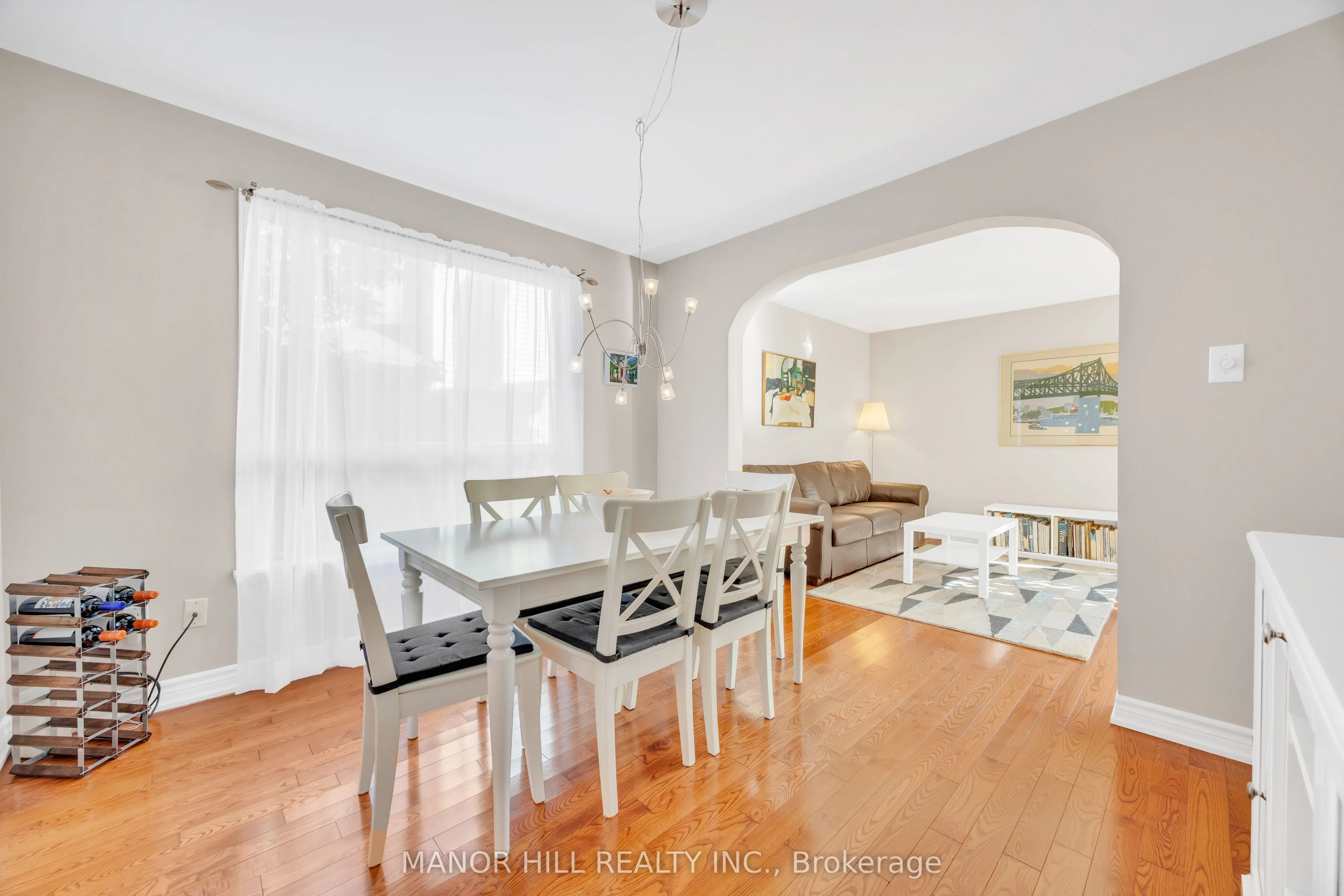 72 Lacewood Crescent