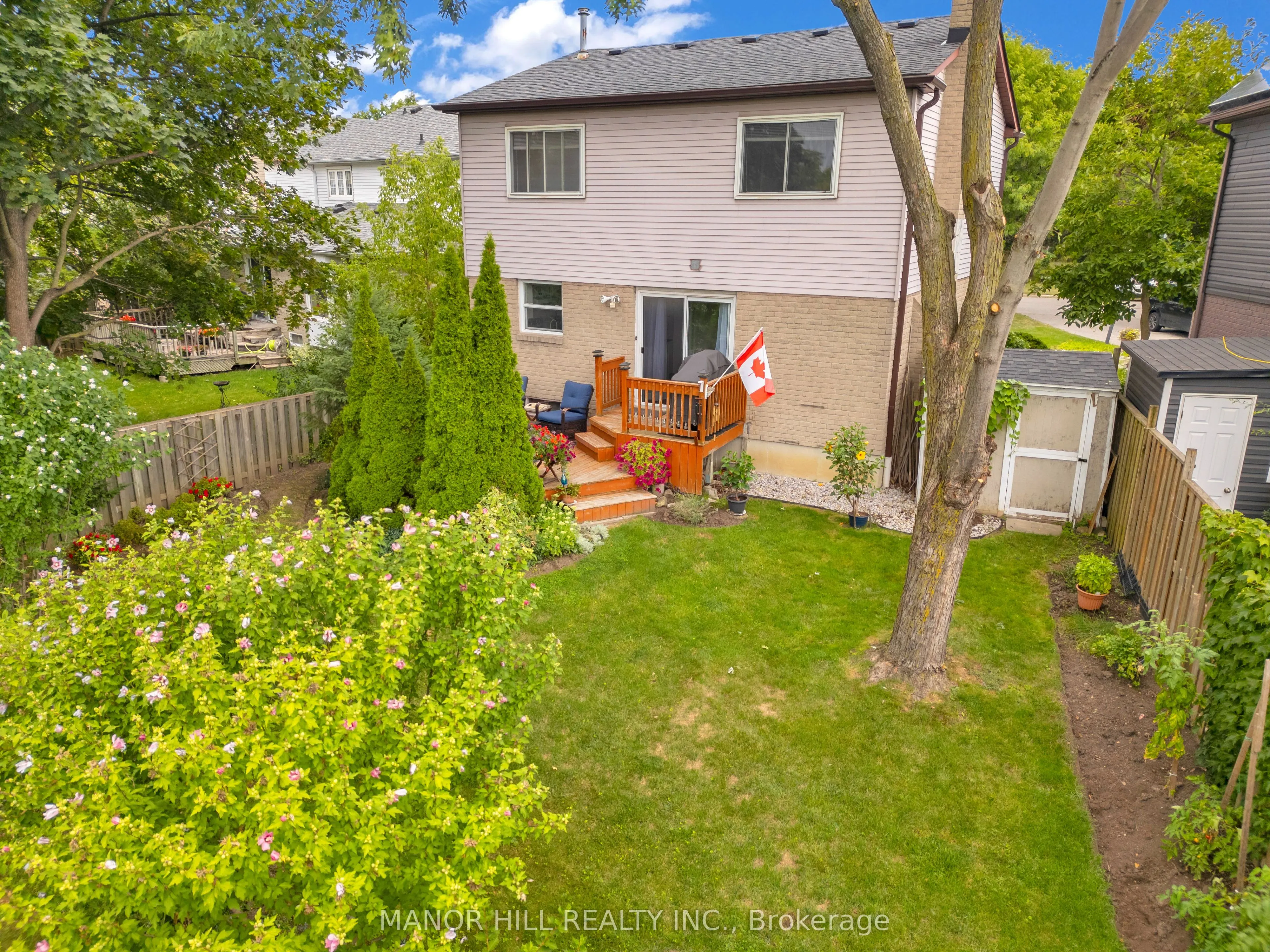 72 Lacewood Crescent