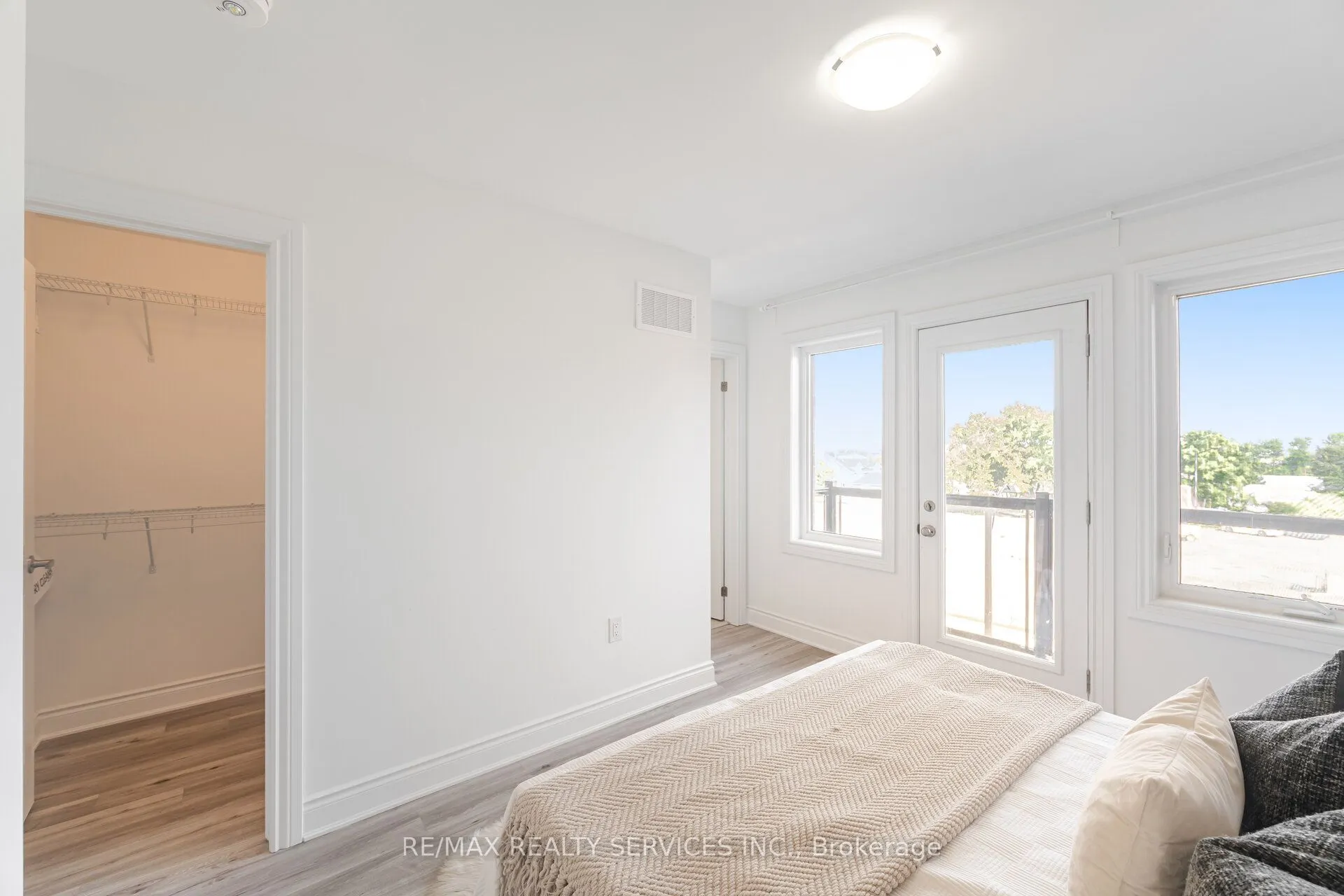 5184 Viola Desmond Drive