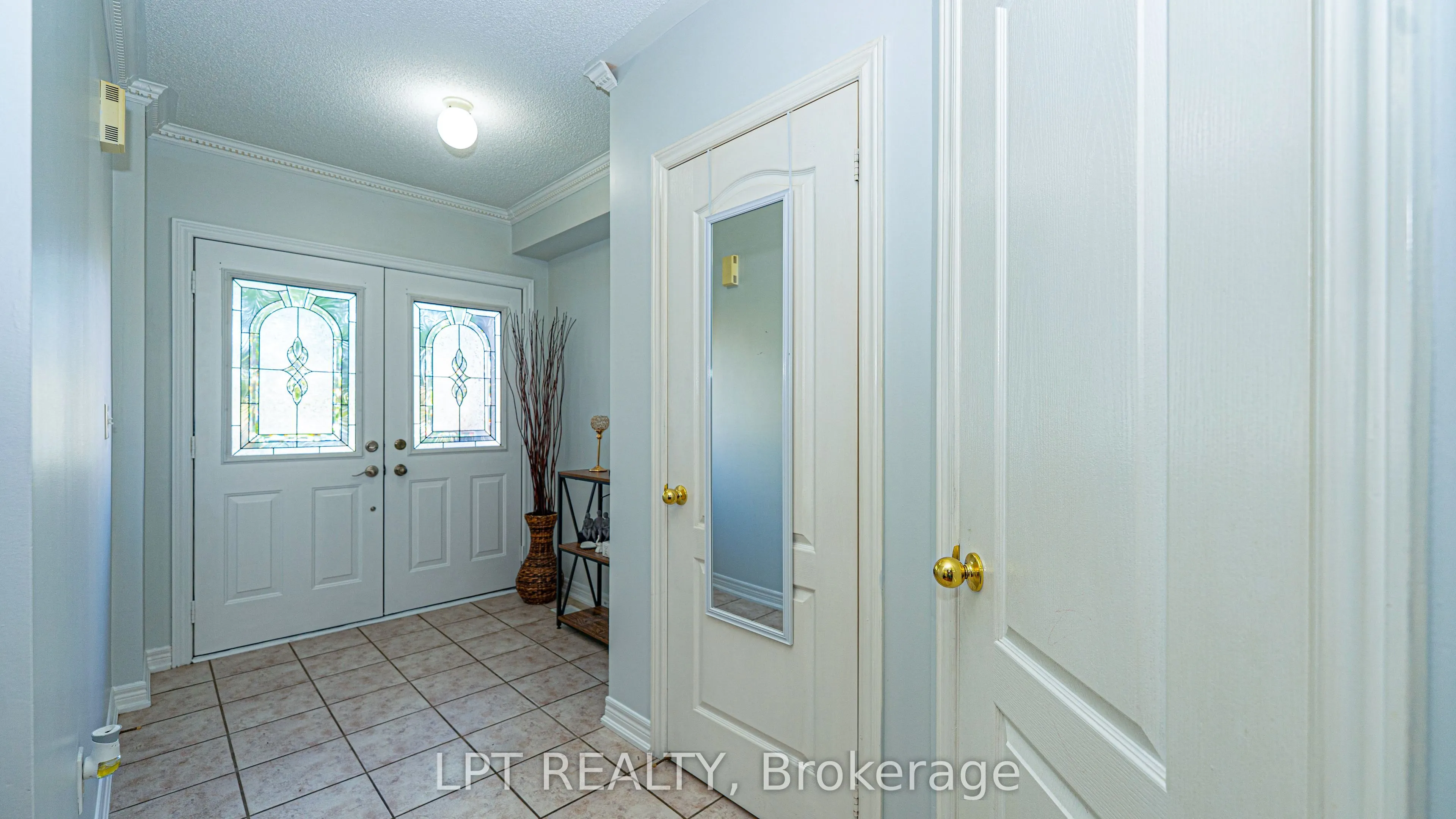 78 Dewridge Court