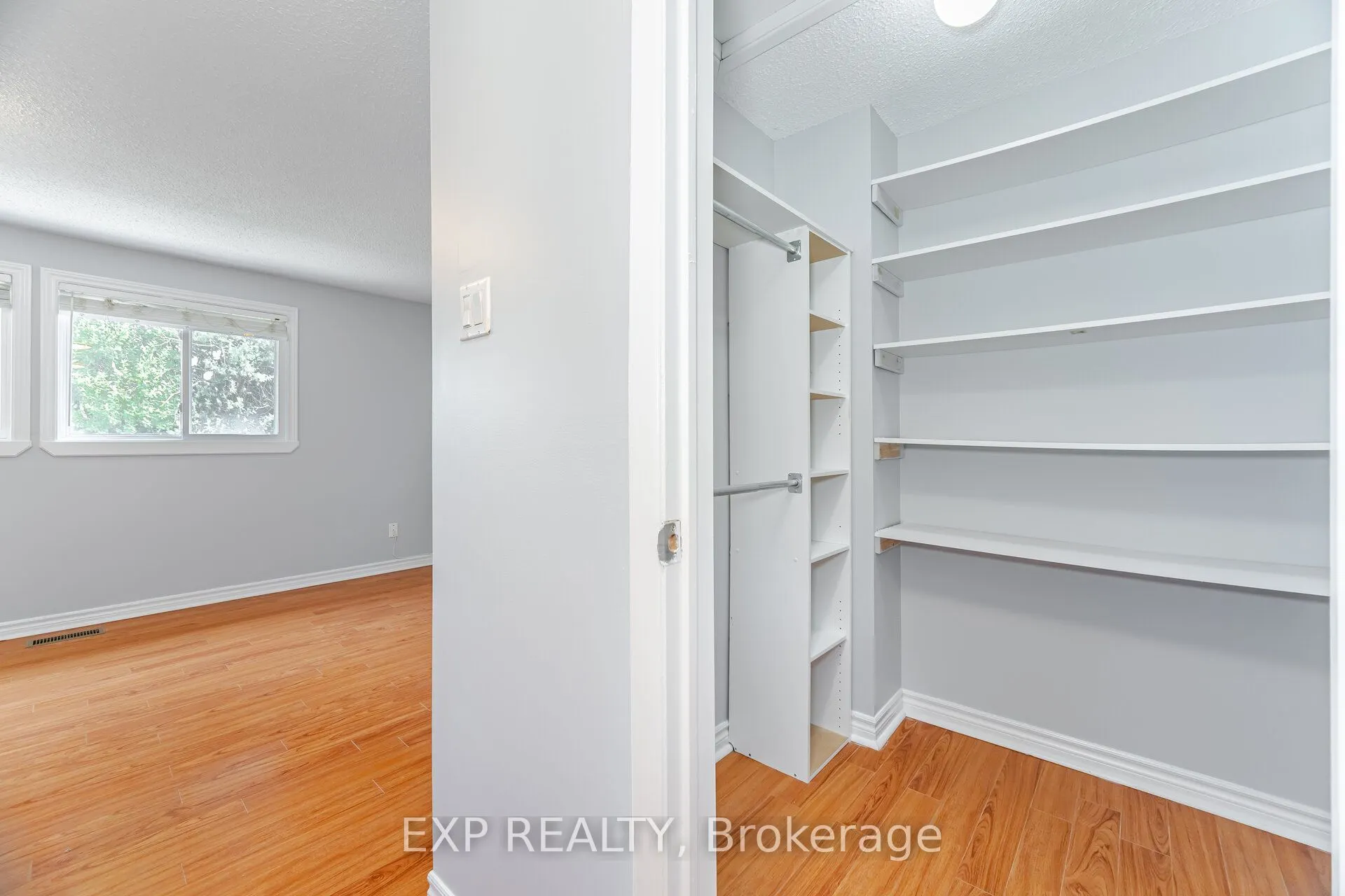 4102 Forest Fire Crescent