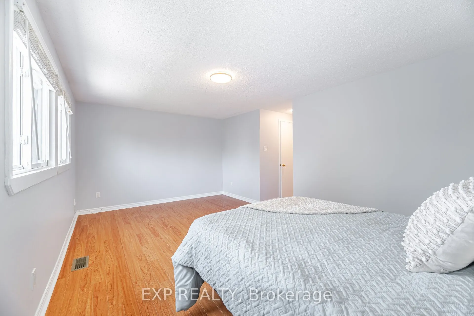 4102 Forest Fire Crescent