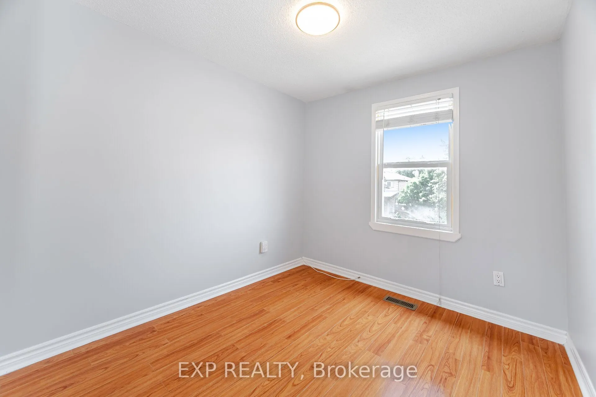 4102 Forest Fire Crescent