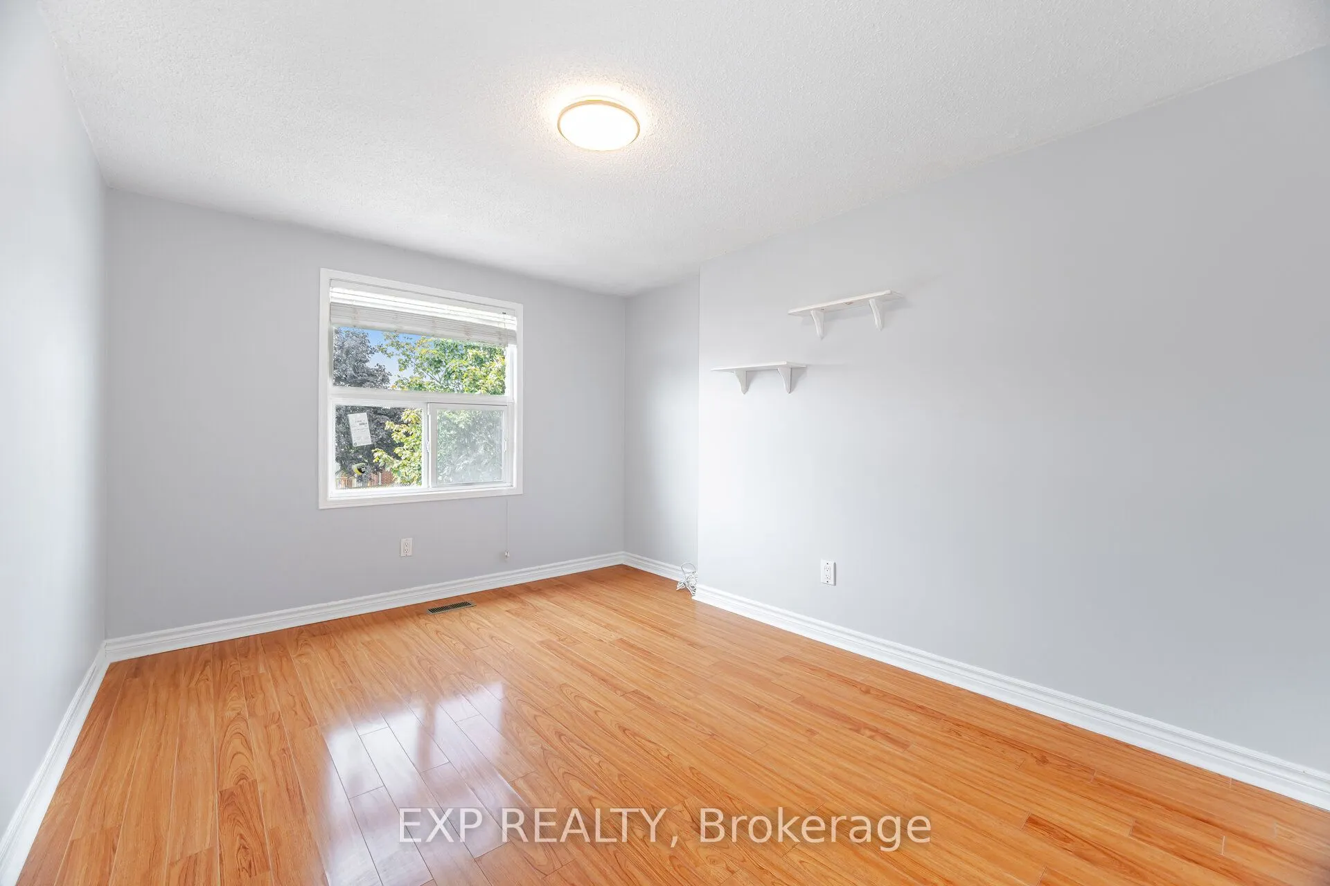 4102 Forest Fire Crescent