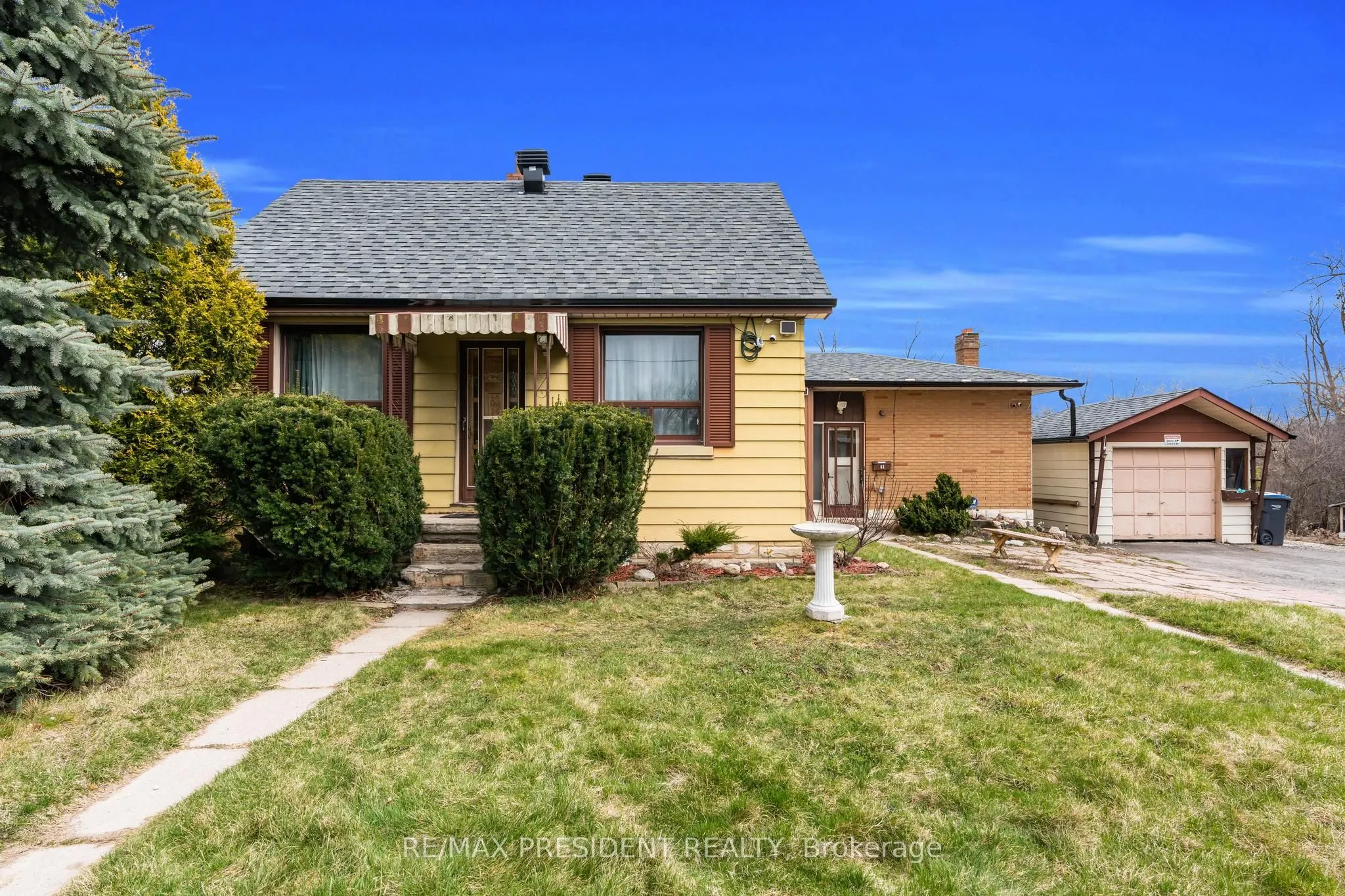 61 Royce Avenue