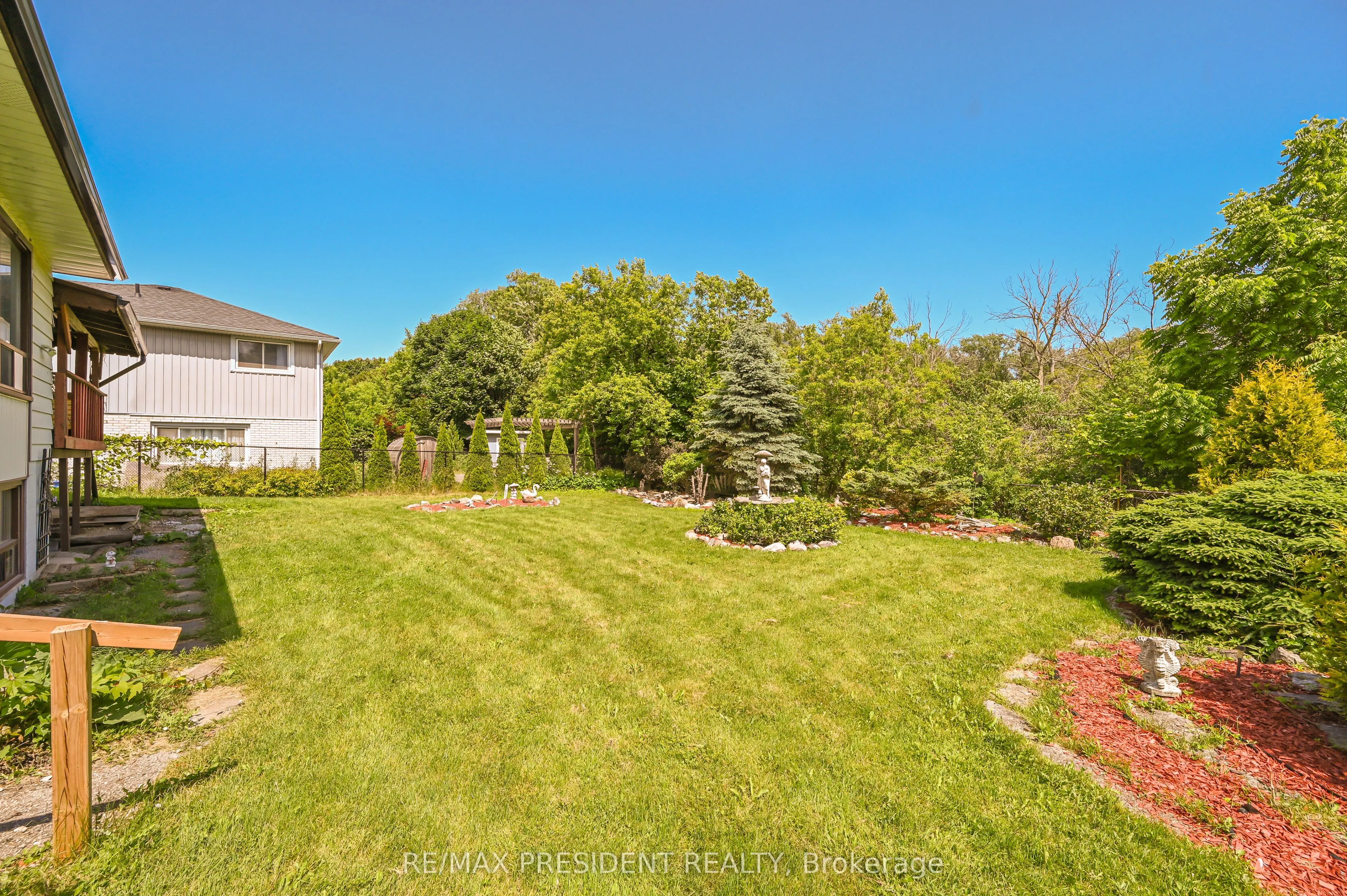 61 Royce Avenue