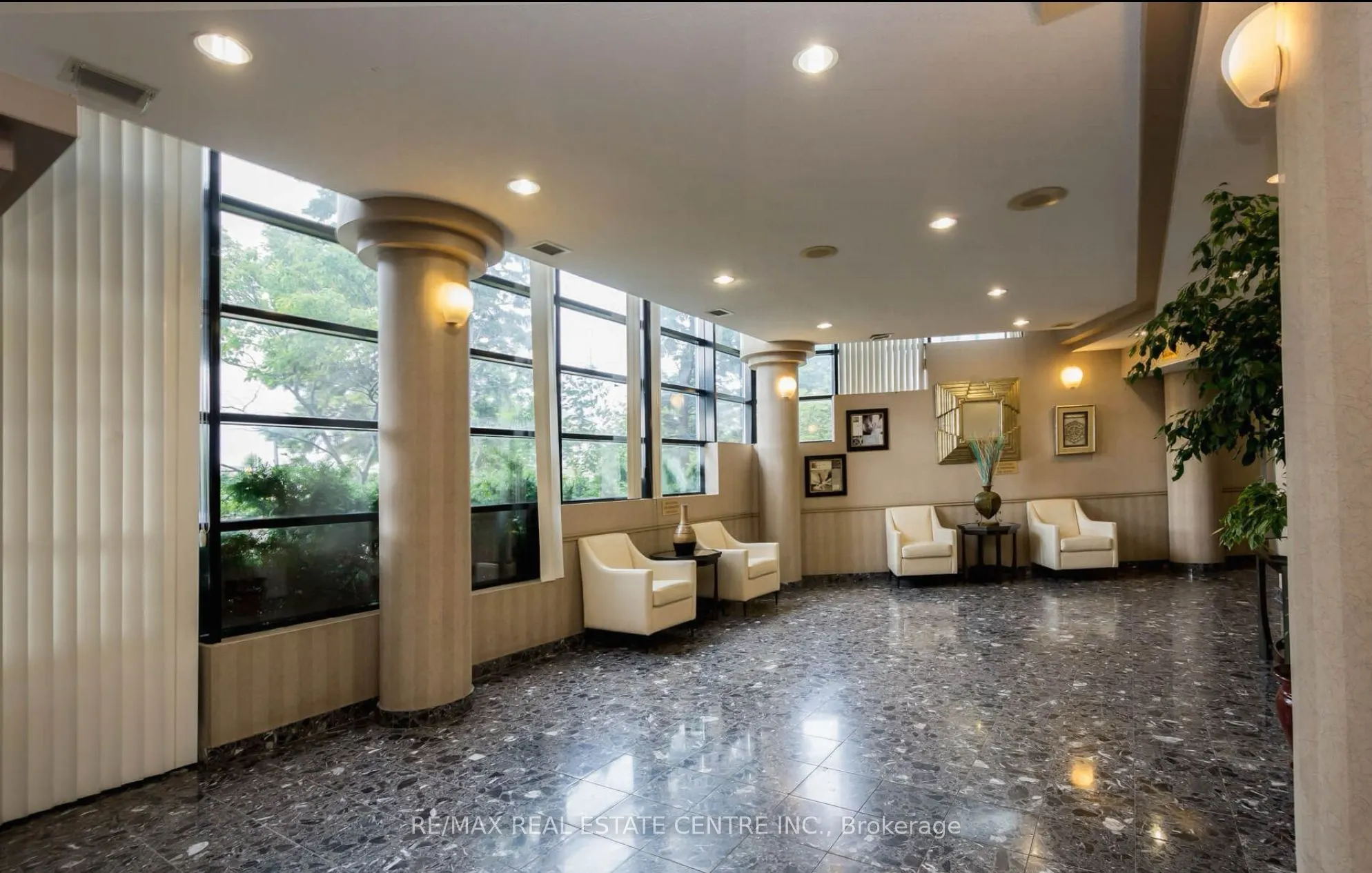 25 Trailwood Drive, #PH5