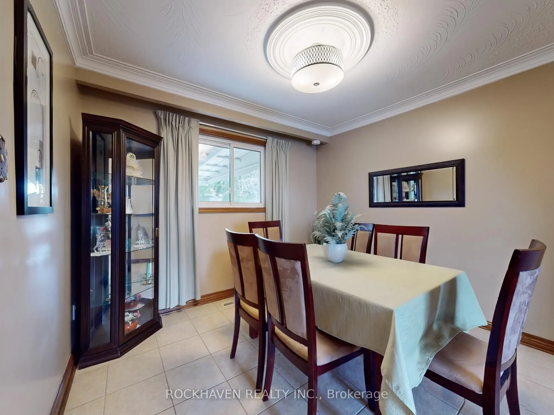 11 Meadowland Gate
