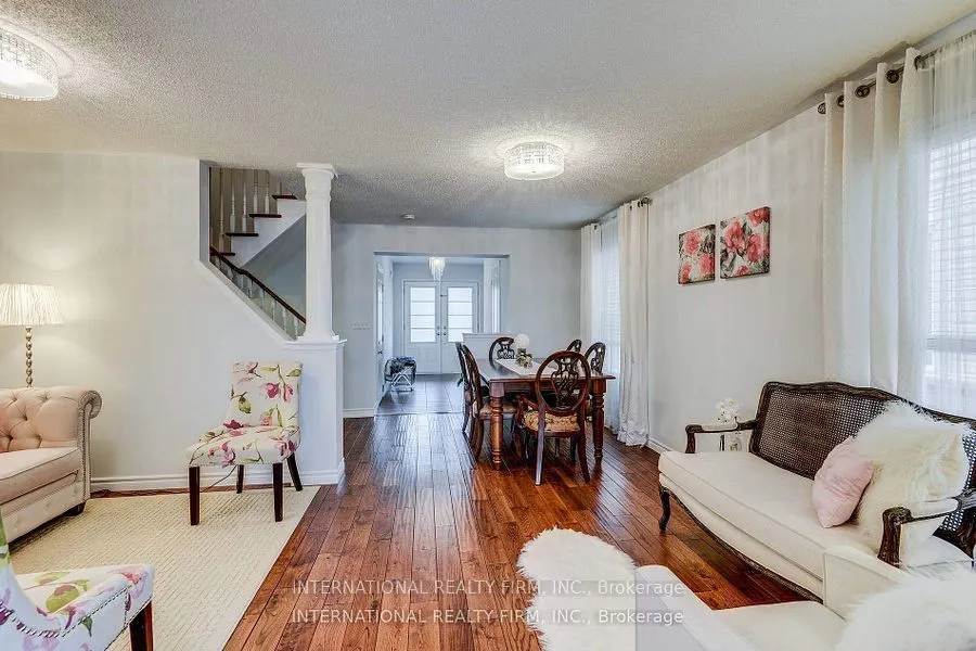 4881 Capri Crescent