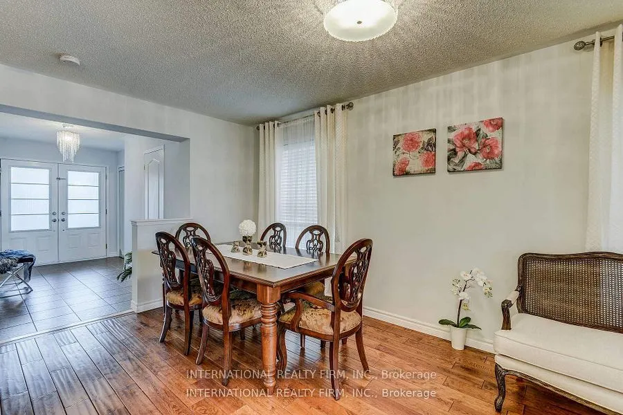 4881 Capri Crescent