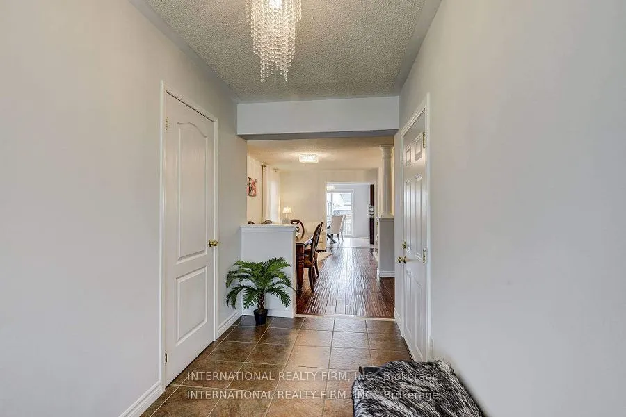 4881 Capri Crescent