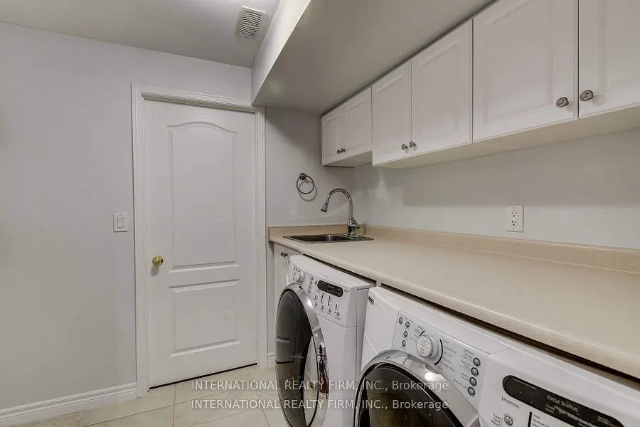 4881 Capri Crescent