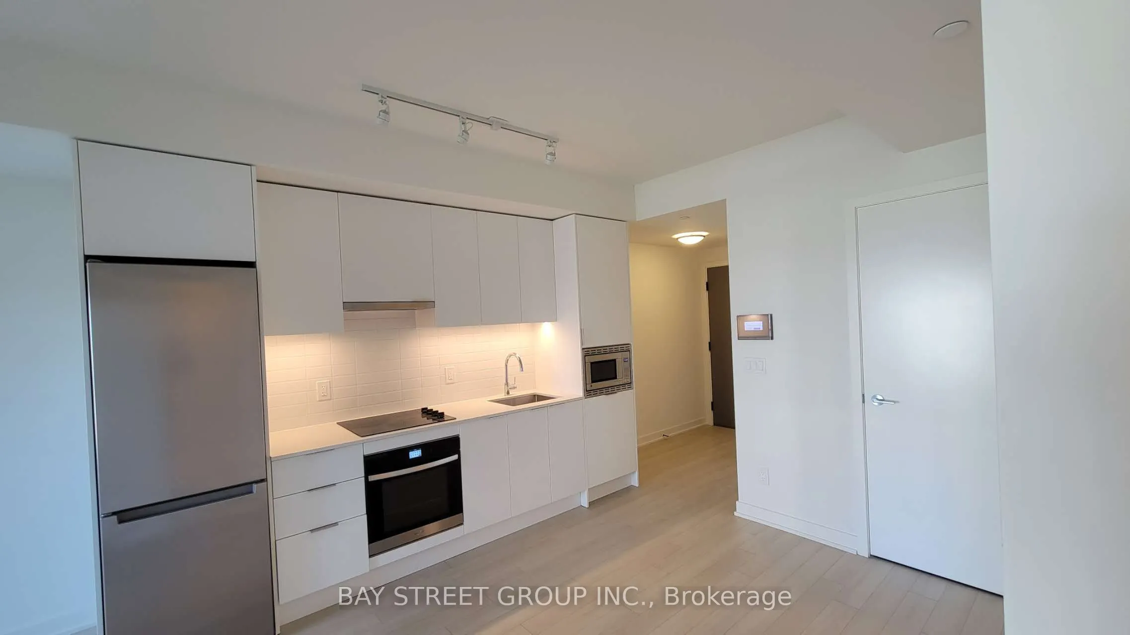 3079 Trafalgar Road, #406