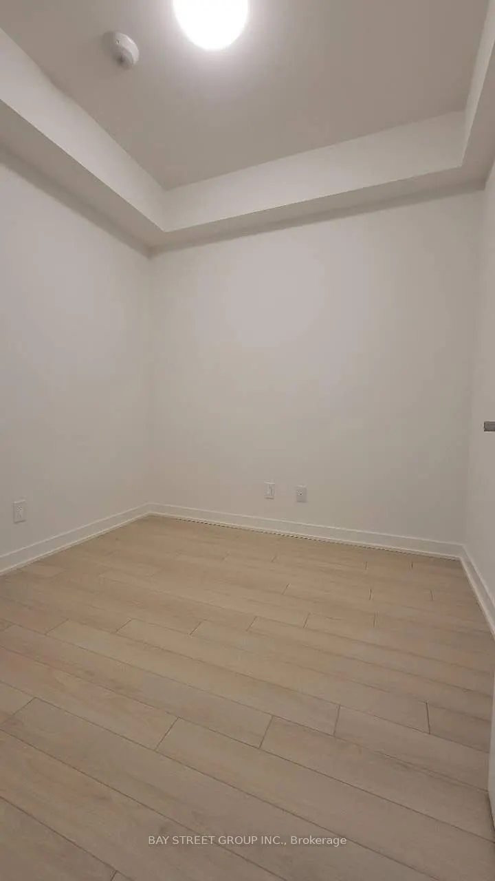 3079 Trafalgar Road, #406